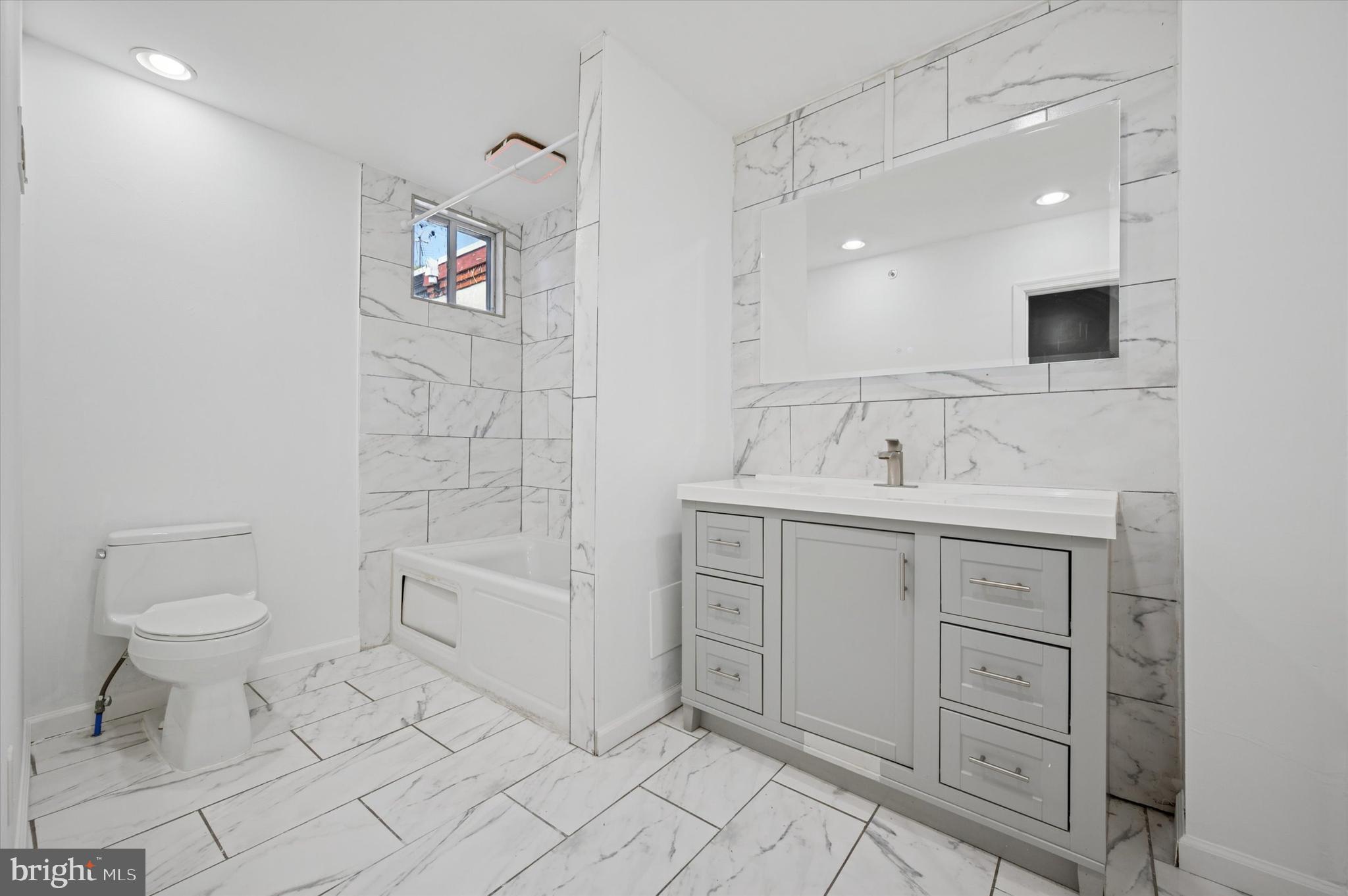 PHILADELPHIA (NORTHWEST) - Residential