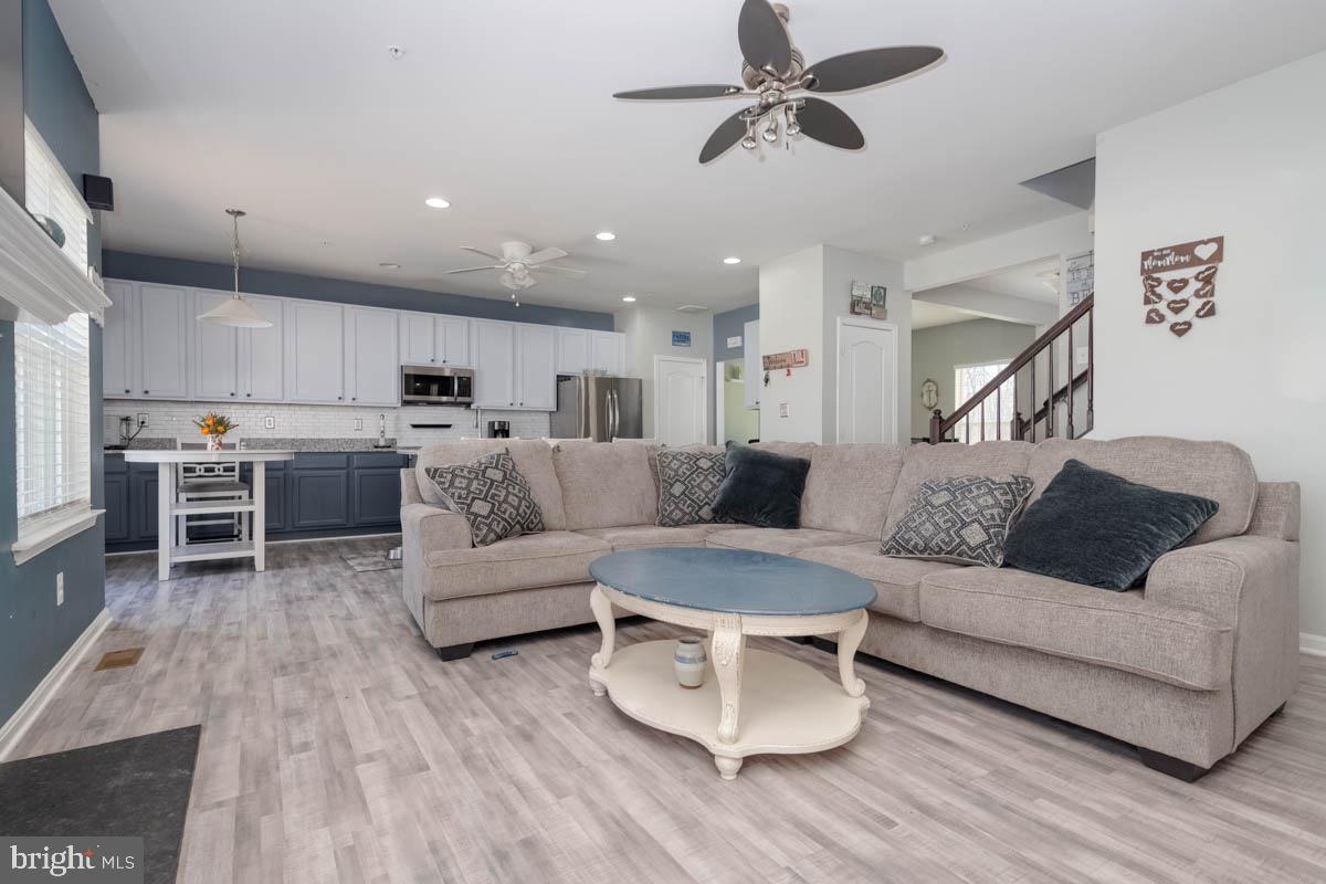 SPENCER WOODS - Residential