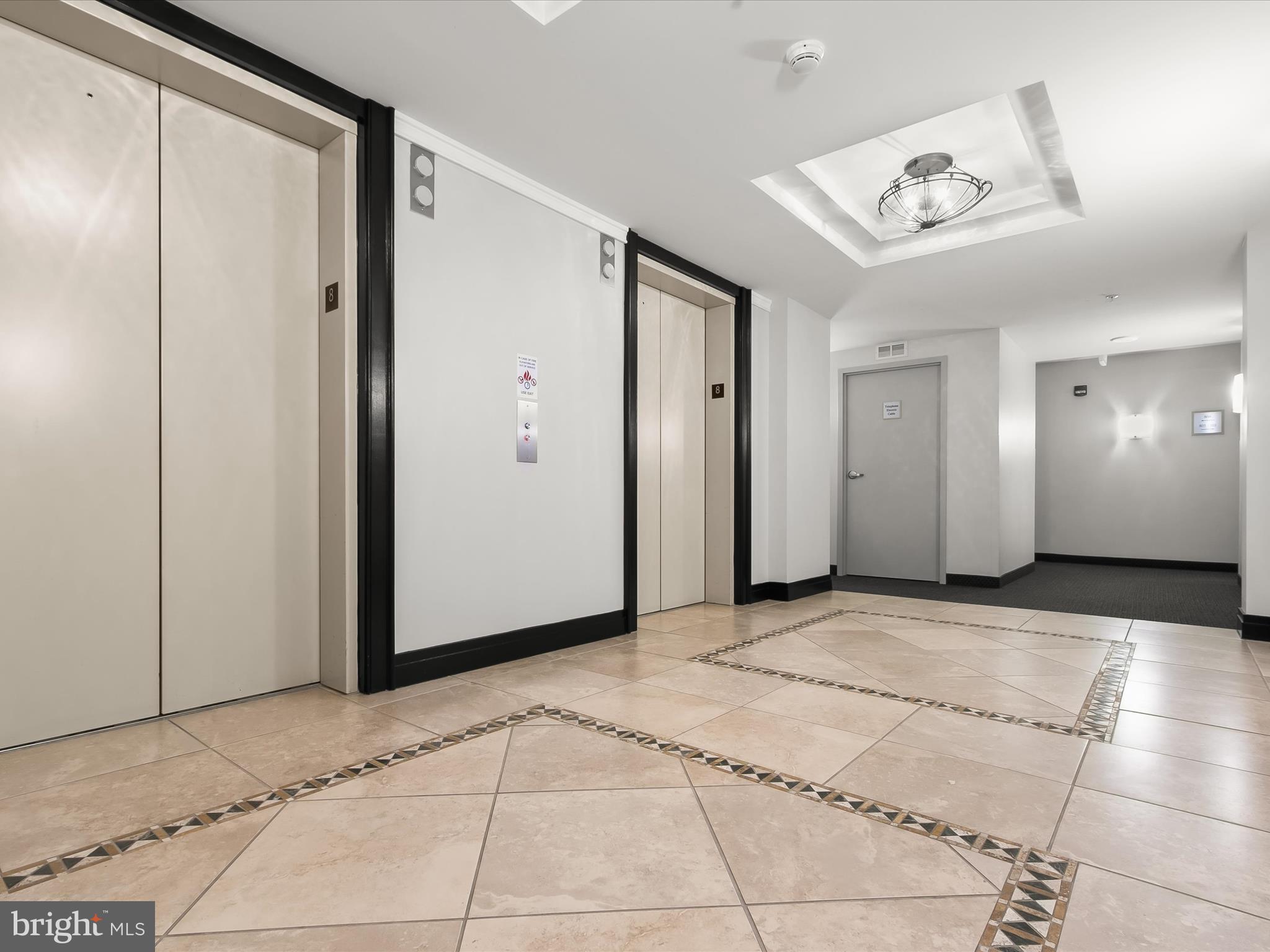 CLARENDON - Residential Lease