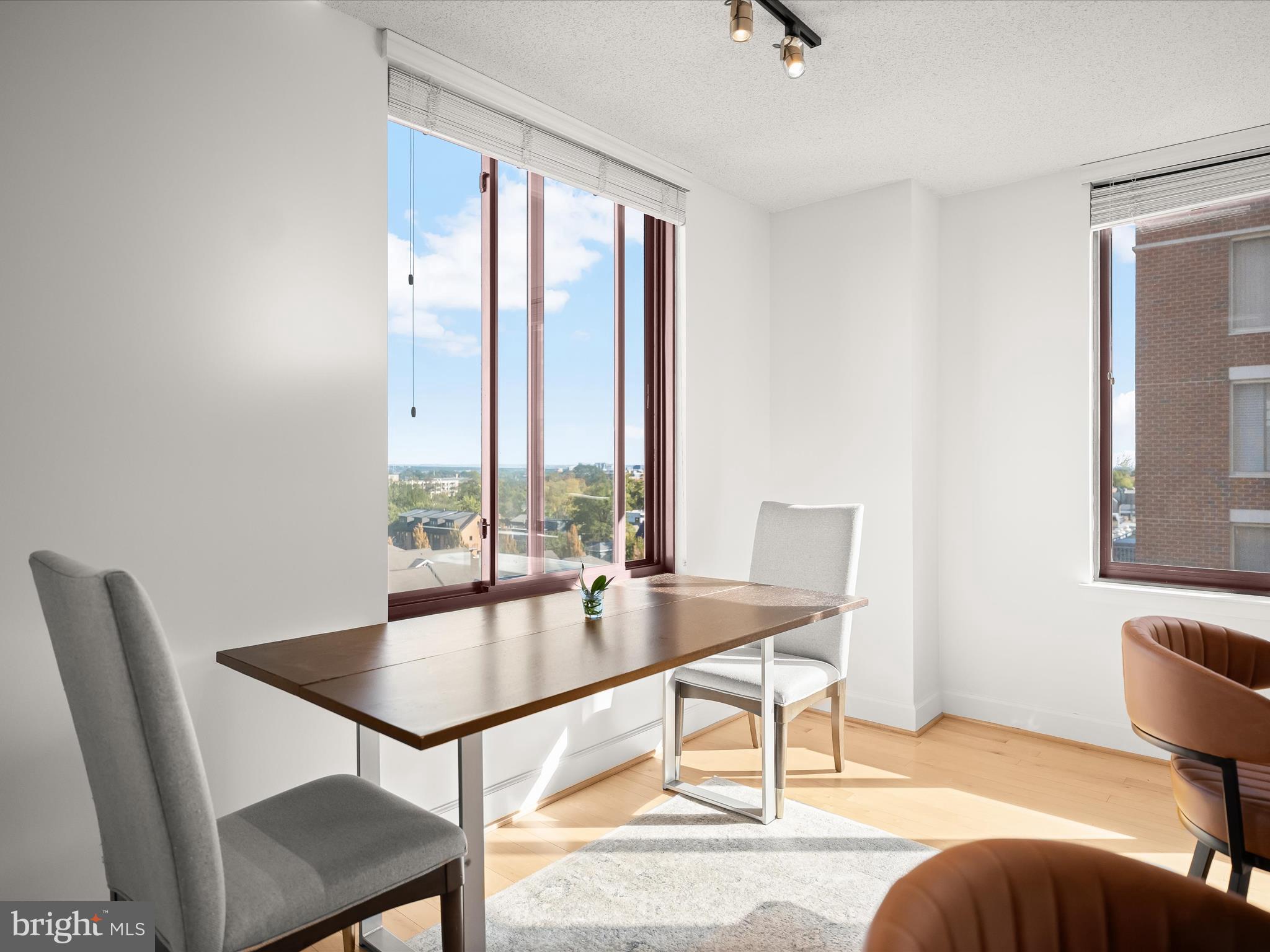 CLARENDON - Residential Lease