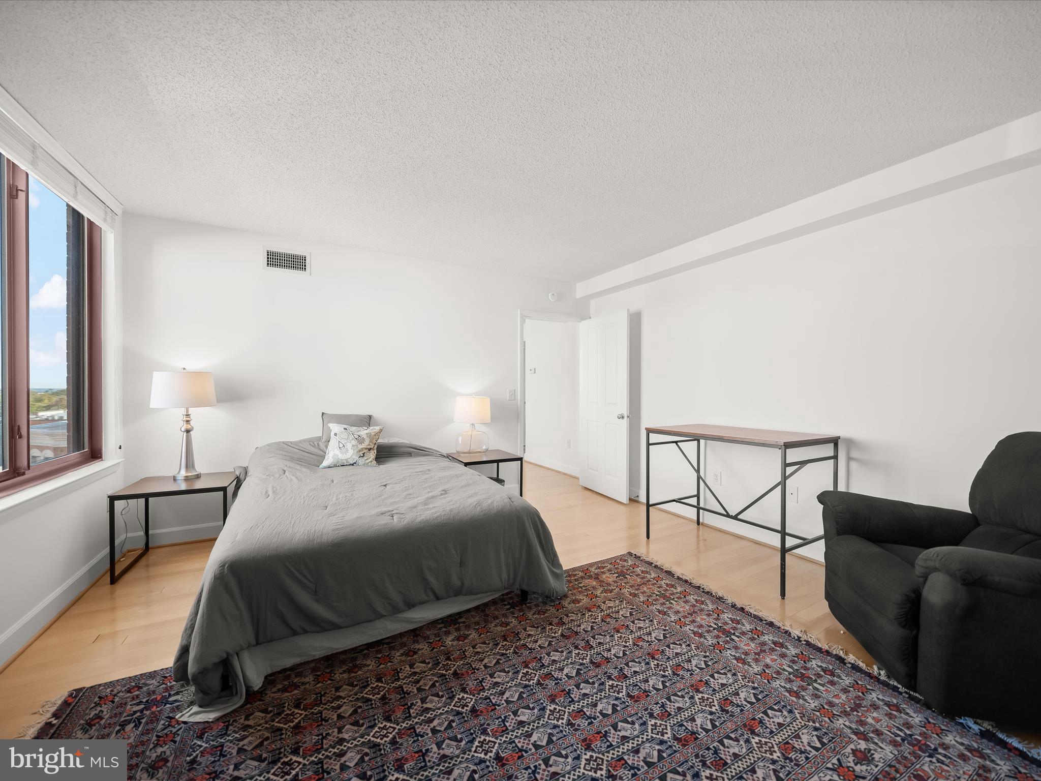 CLARENDON - Residential Lease