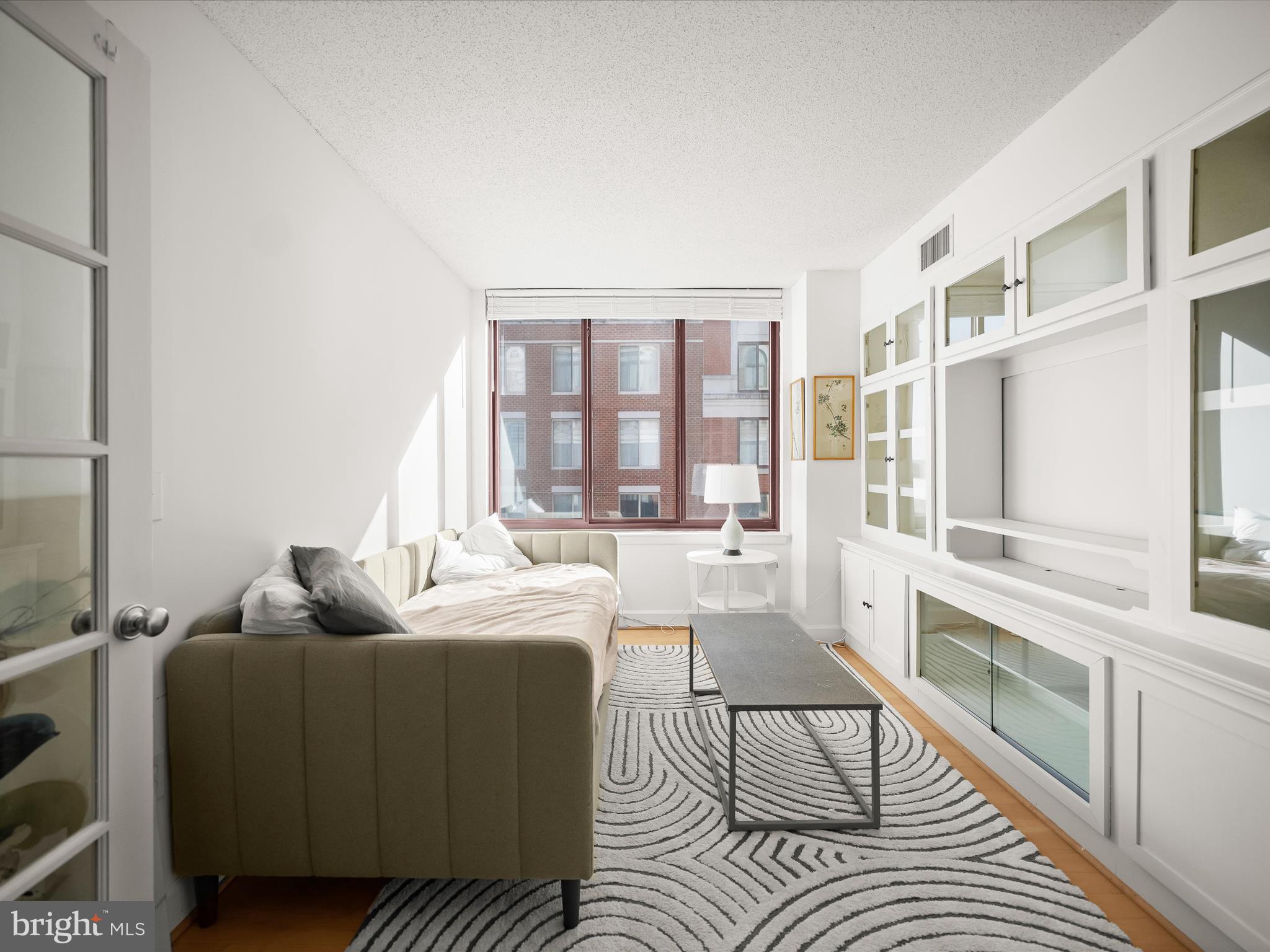 CLARENDON - Residential Lease