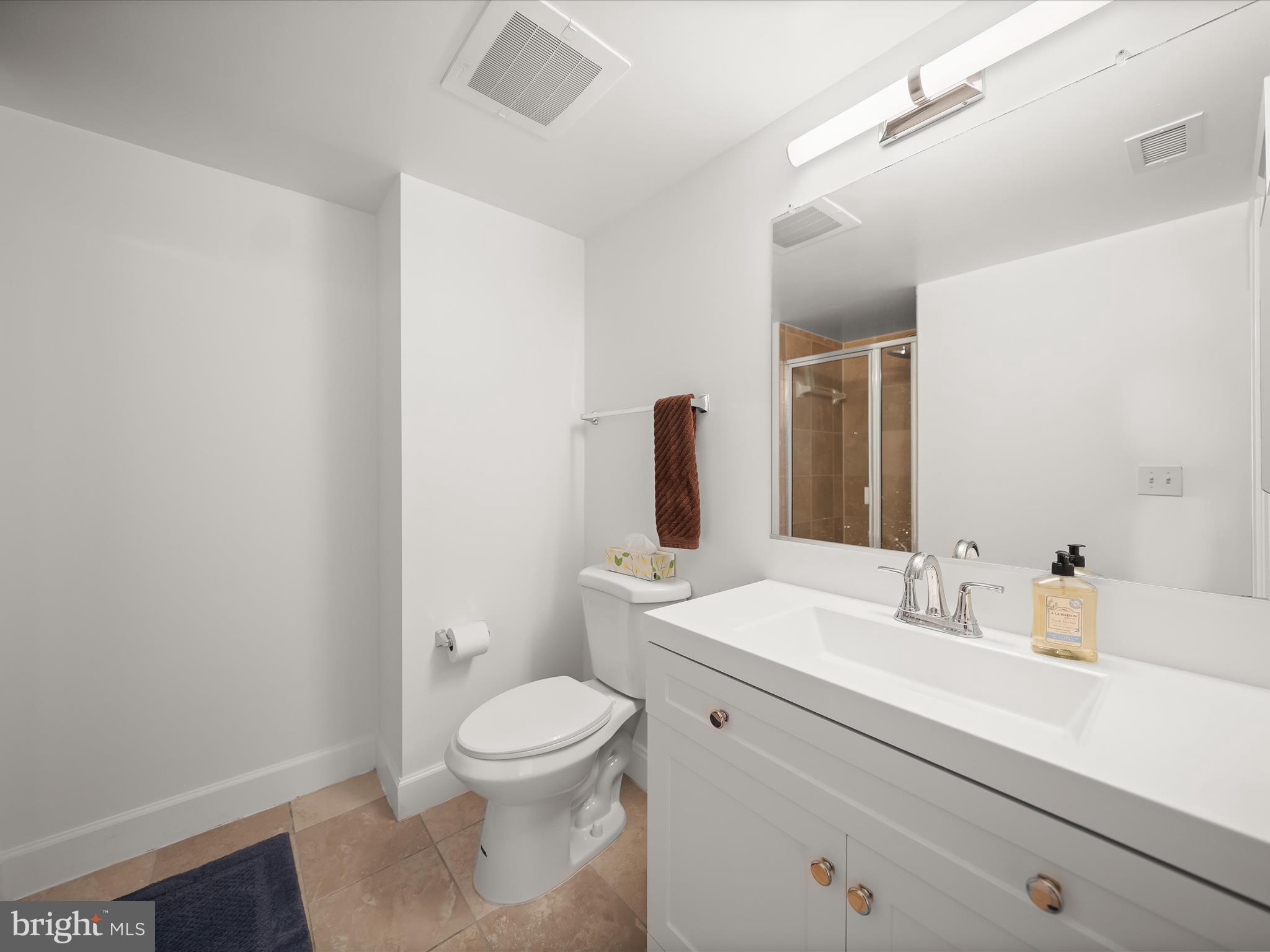 CLARENDON - Residential Lease