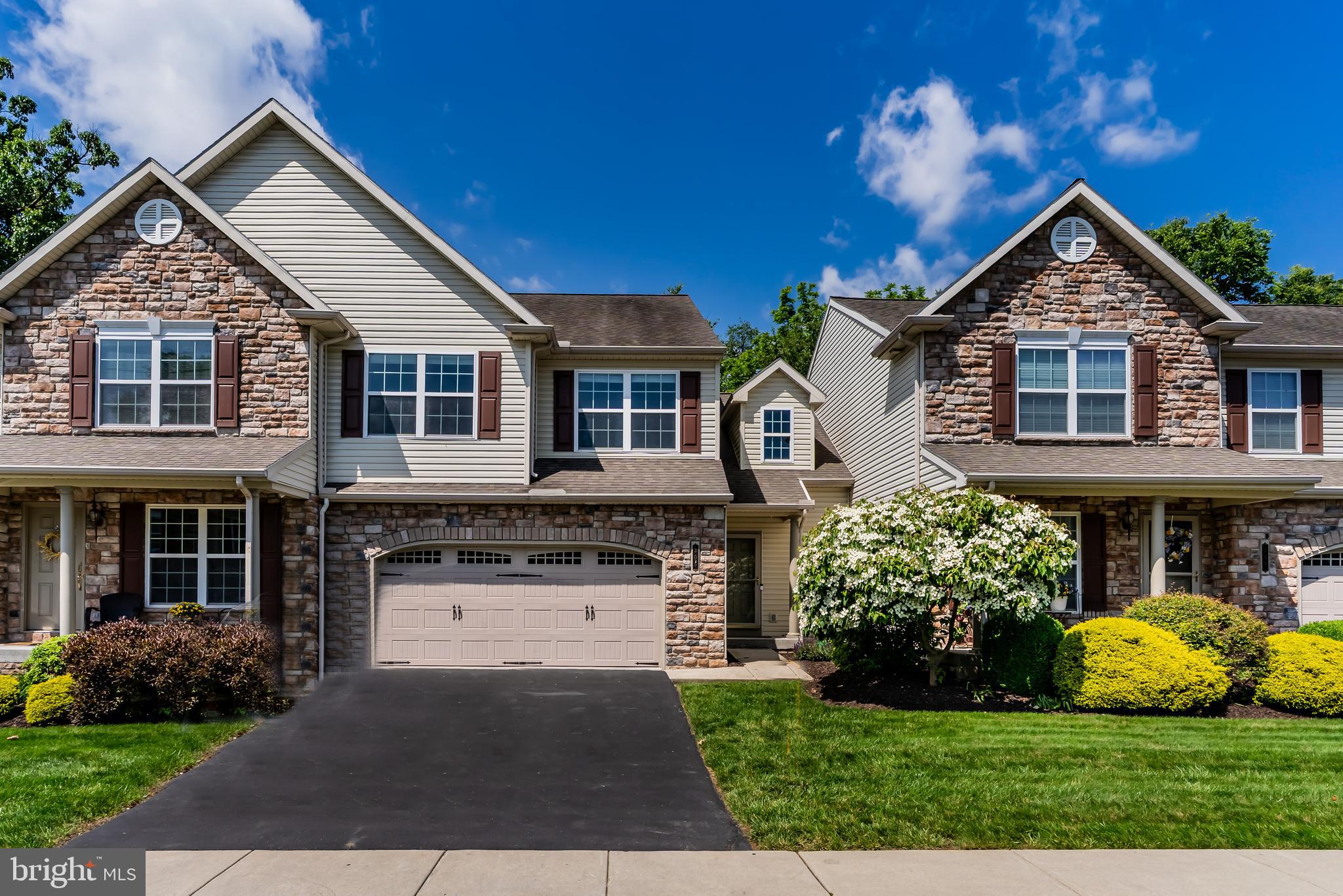 Welcome to this beautifully updated 3-bedroom, approximately 3,216 sq. ft., east-facing townhome in the sought-after Stratton Chase community, where modern amenities, spacious living areas, and a prime location near top-rated schools—Cumberland Valley High School, Mountain View Middle School, and Winding Creek Elementary—come together for the perfect home. This move-in-ready gem features 3 bedrooms, 2 full and 2 half bathrooms, a freshly painted neutral-toned interior, a 2-car garage, and elegant hardwood floors on the first floor. The inviting living room boasts a cozy fireplace, while the soaring two-story family room with expansive windows fills the space with natural light. The kitchen is a chef’s delight, featuring stunning granite countertops, a gas cooktop, and ample cabinetry.
The second floor offers 3 spacious bedrooms, a large loft, and a convenient second-floor laundry room. The primary suite provides a spa-like retreat with a luxurious jetted tub, perfect for relaxation. Additional highlights include recessed lighting throughout, a newly finished basement with a mini bar, home theater, and Wi-Fi-enabled switches, making this home ideal for both everyday living and entertaining.
Outside, enjoy a large patio and a private backyard, perfect for relaxing or hosting gatherings. A scenic pathway to a walking trail just behind the house makes it an excellent choice for those who appreciate outdoor activities or simply want easy access to nature.
For added convenience, this home also features a radon mitigation system, sump pump, humidifier, water softener, and extra paint provided by the seller. Don’t miss your chance to own this exceptional home—schedule your private tour today!