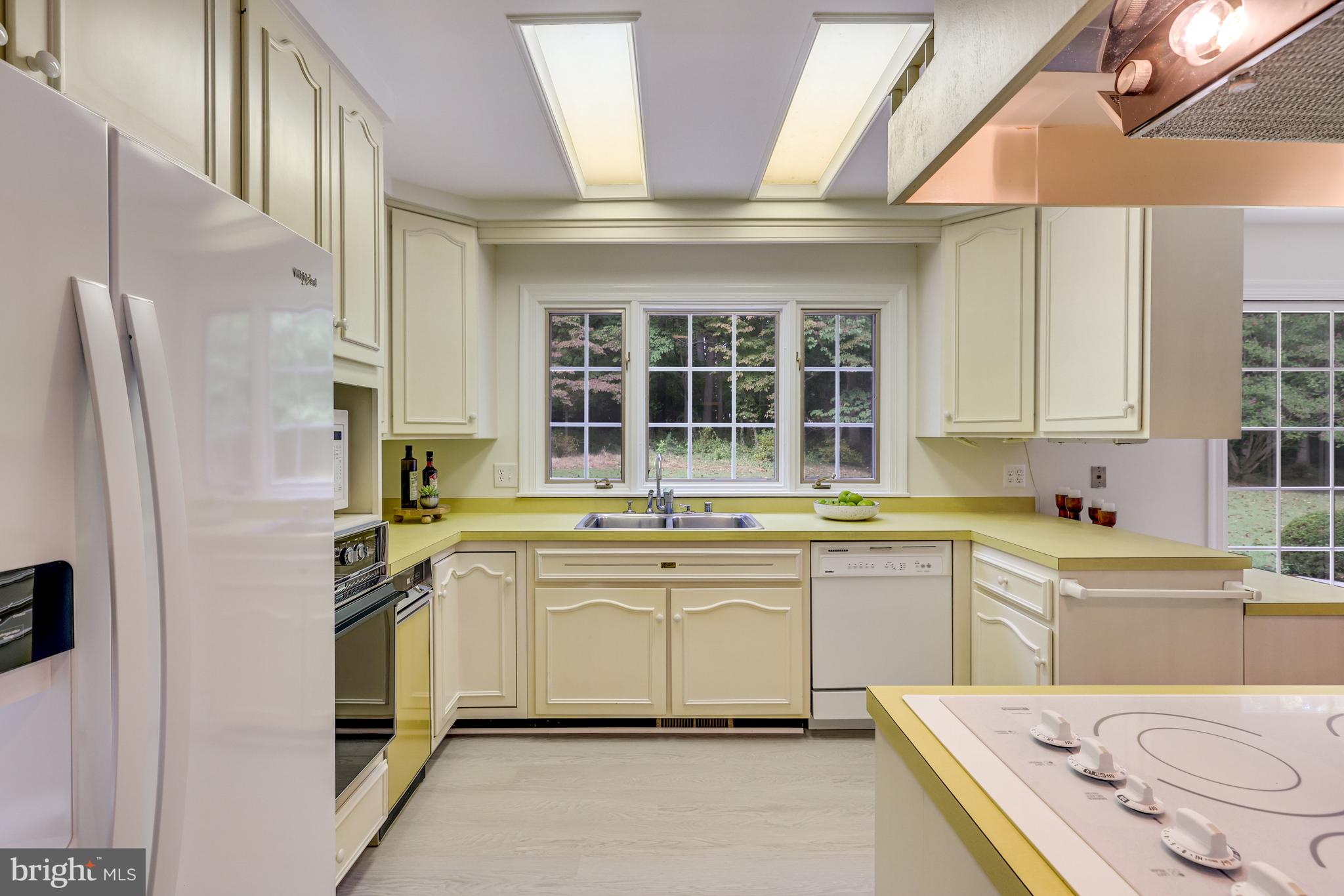 MEADOW BROOK - Residential