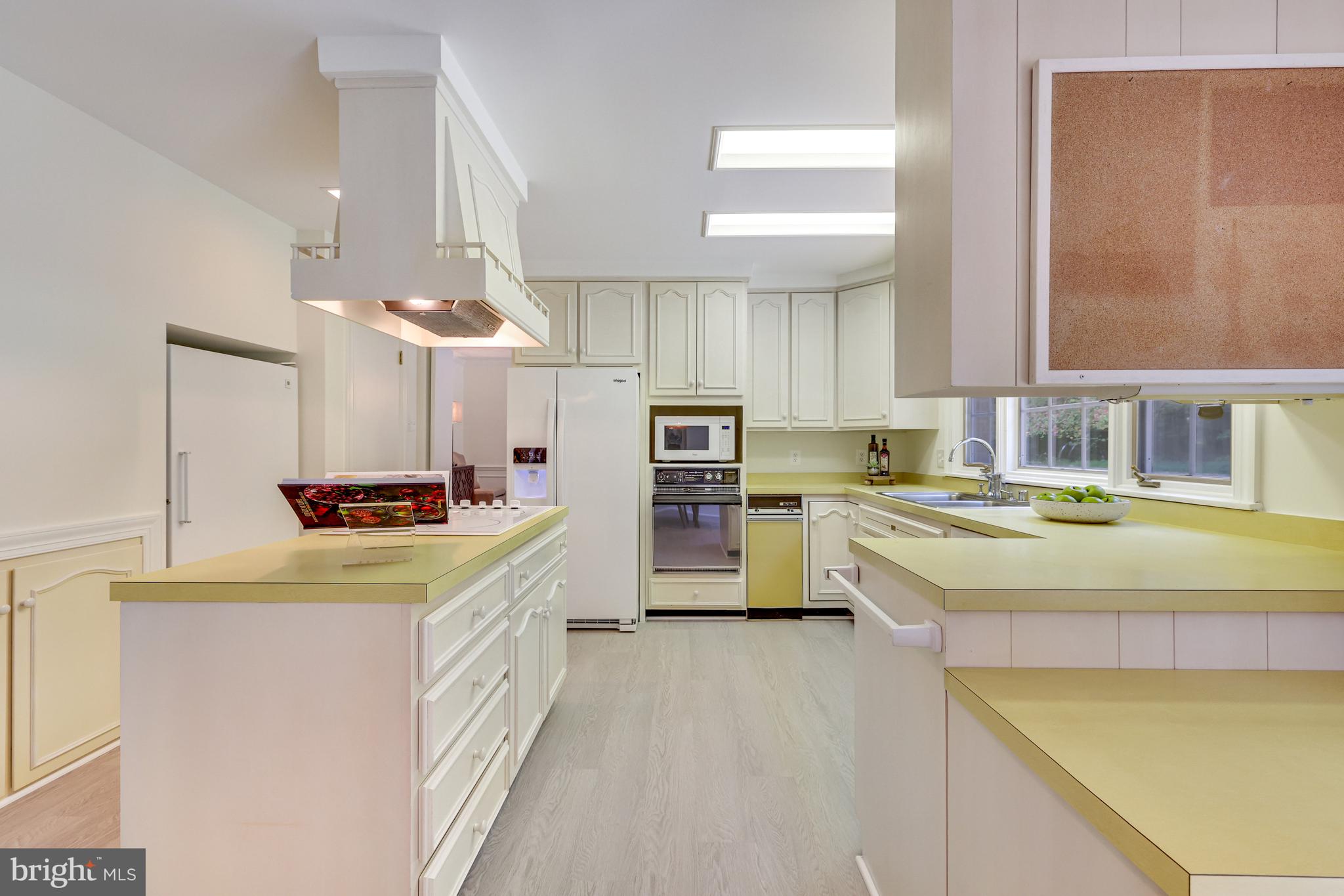 MEADOW BROOK - Residential