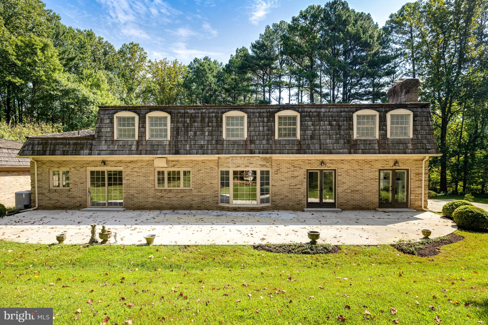 MEADOW BROOK - Residential