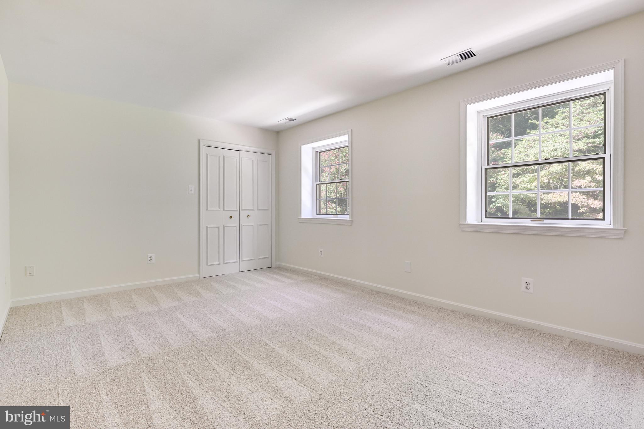 MEADOW BROOK - Residential