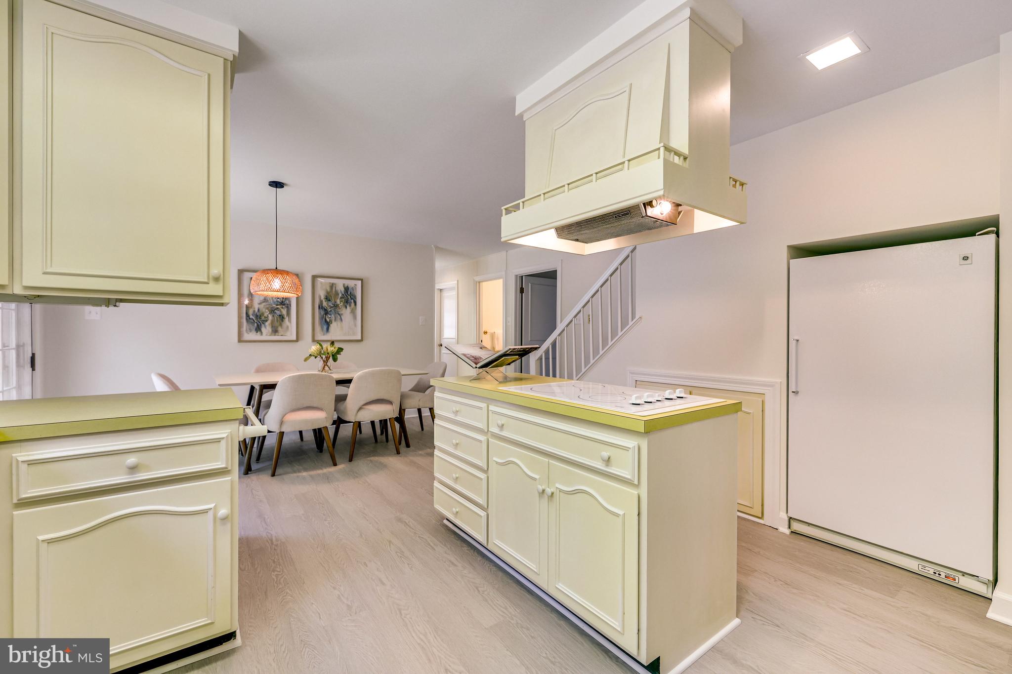 MEADOW BROOK - Residential