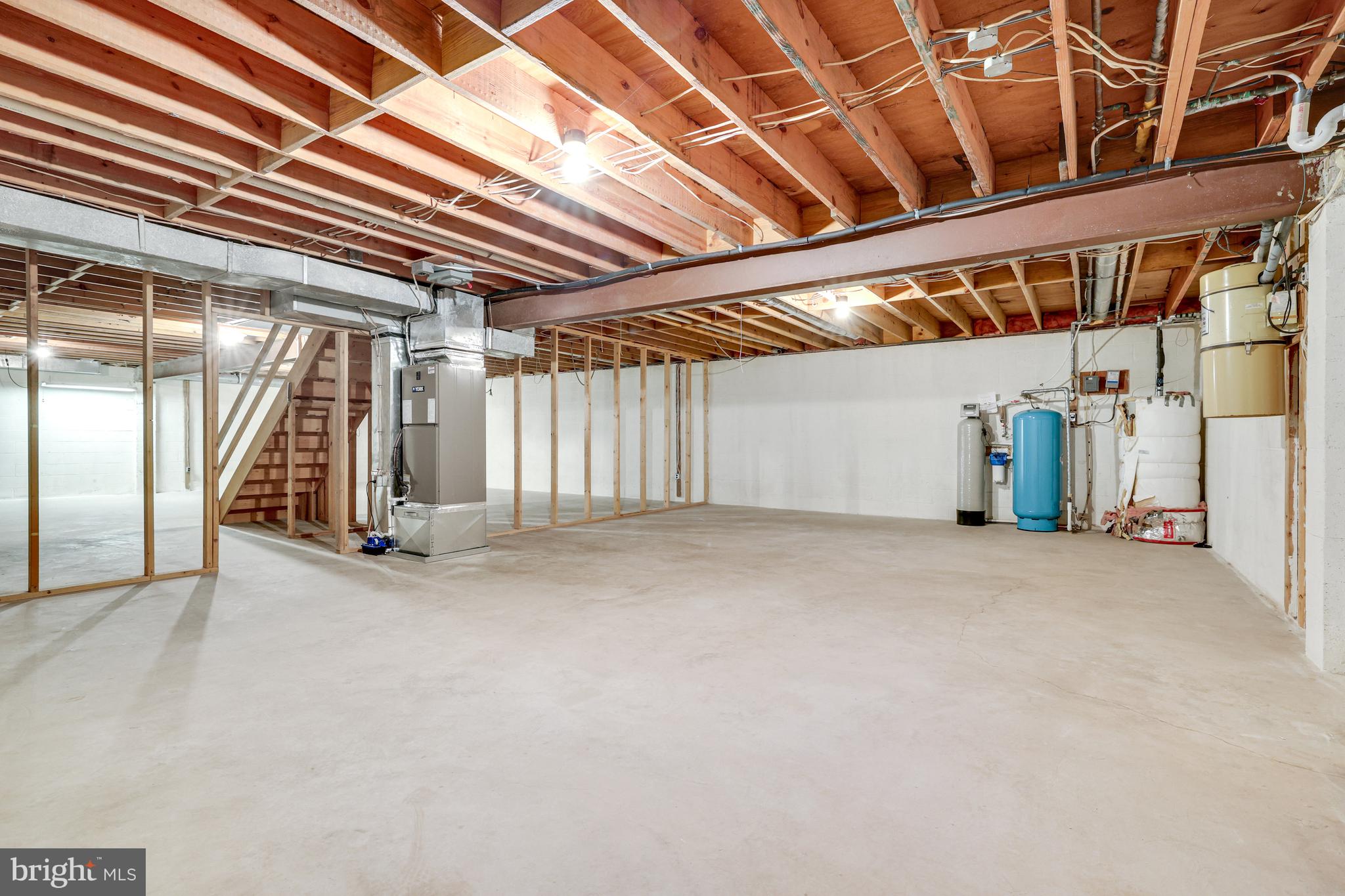 MEADOW BROOK - Residential