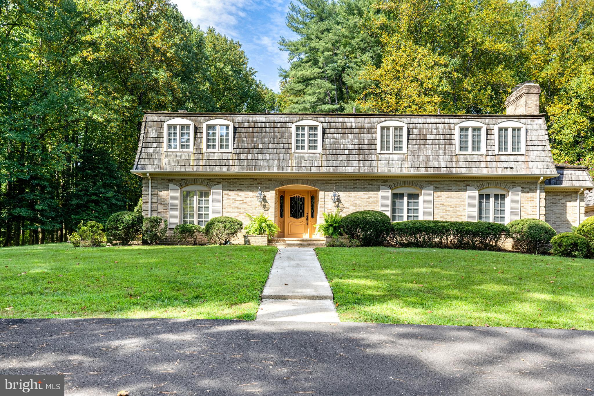 MEADOW BROOK - Residential