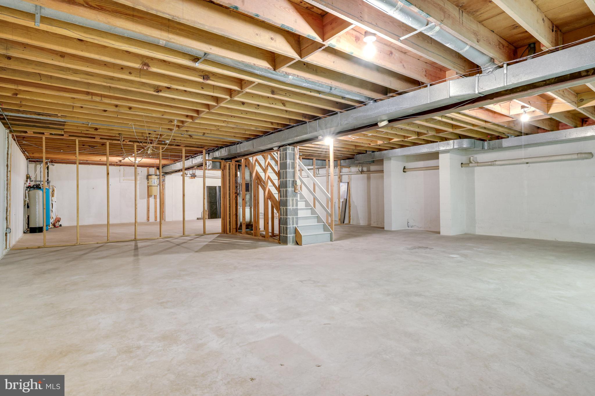 MEADOW BROOK - Residential