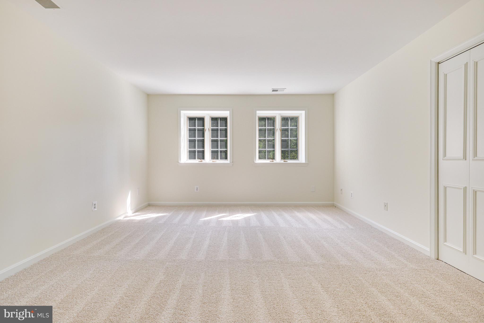 MEADOW BROOK - Residential