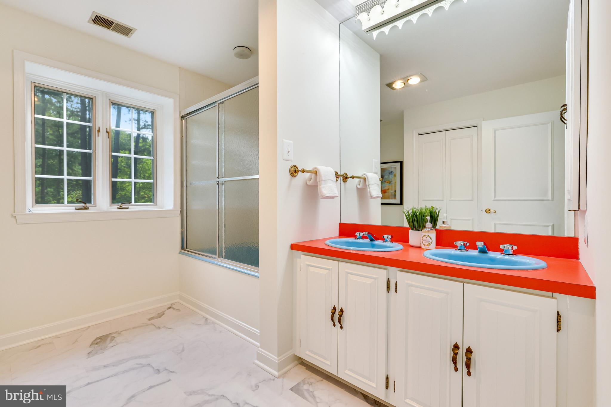 MEADOW BROOK - Residential