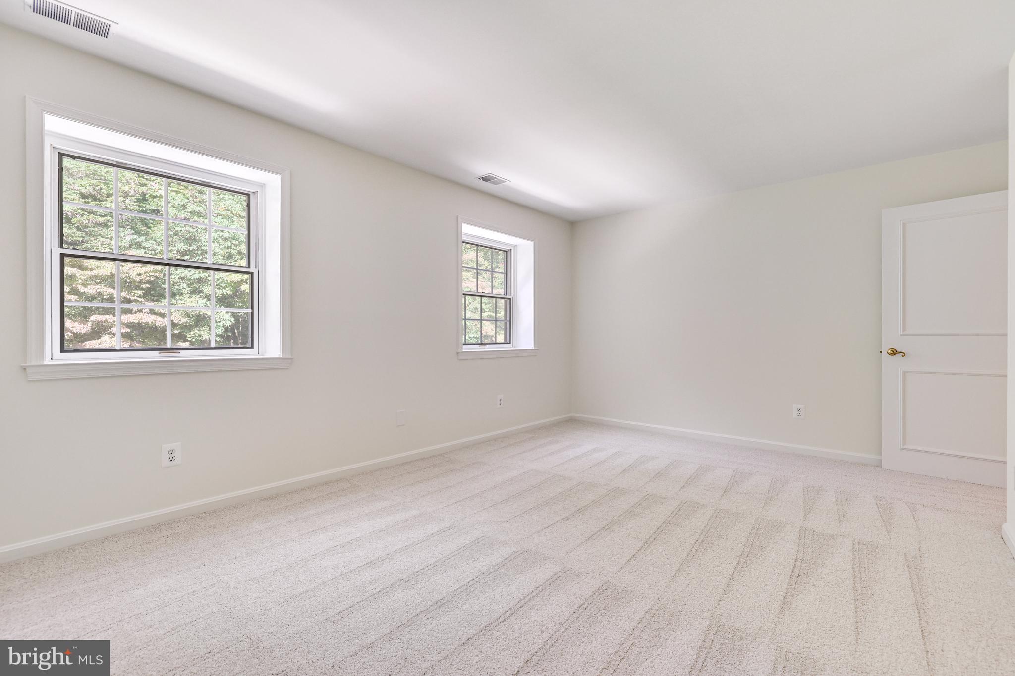 MEADOW BROOK - Residential