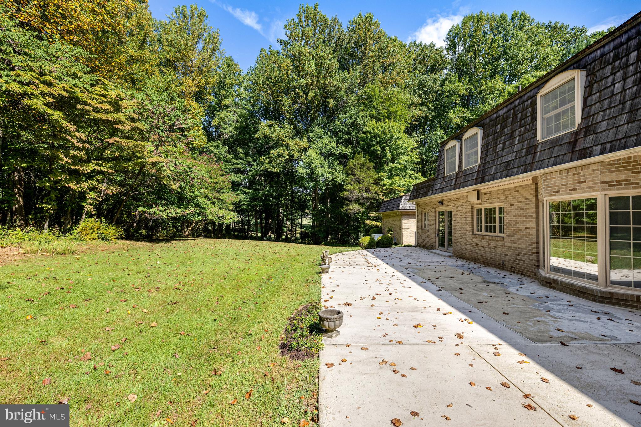 MEADOW BROOK - Residential