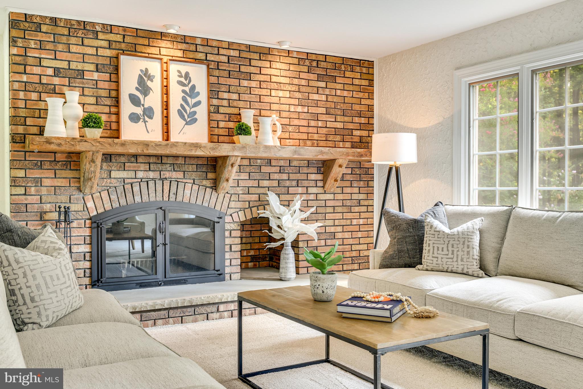 MEADOW BROOK - Residential