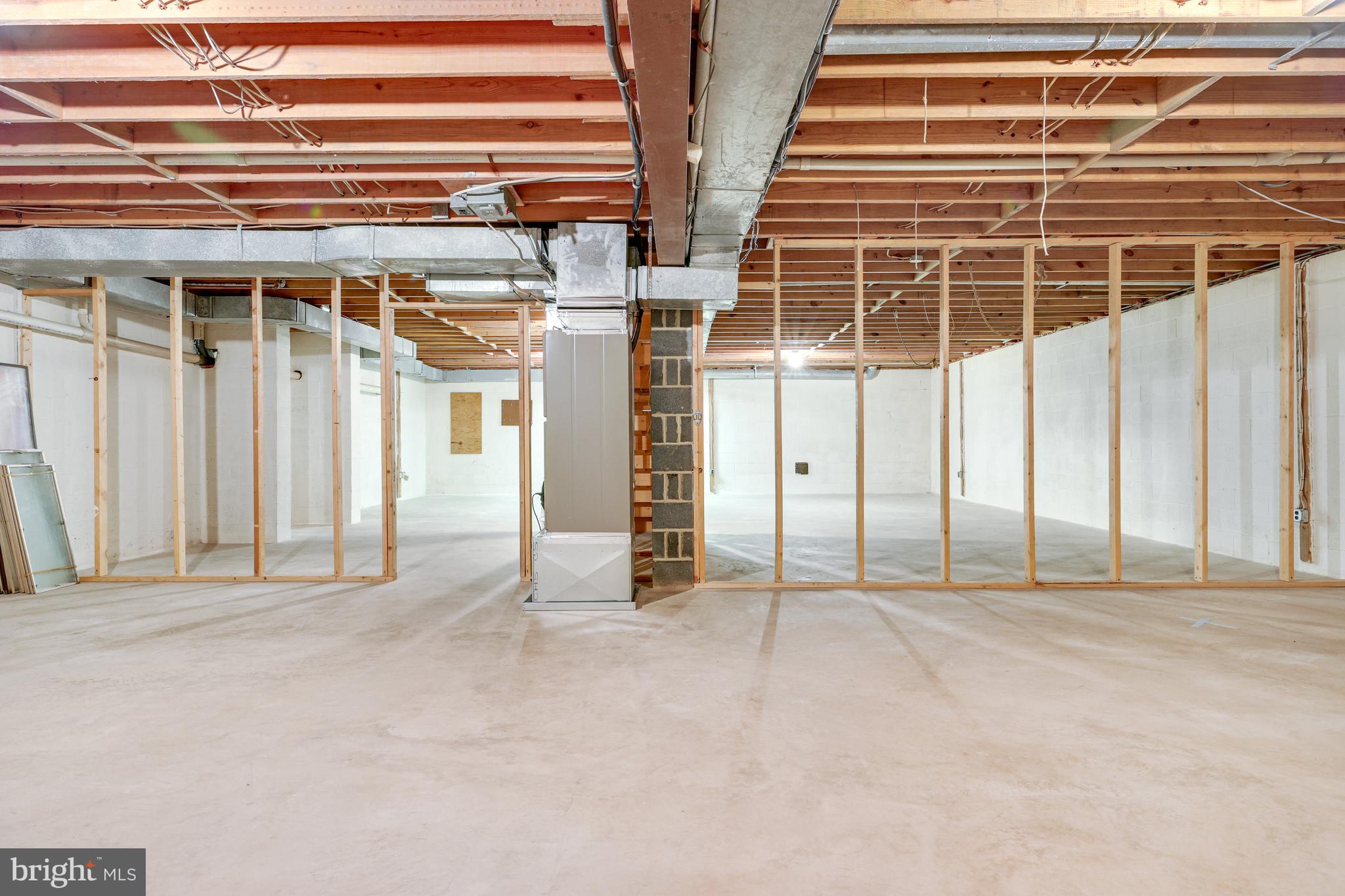 MEADOW BROOK - Residential