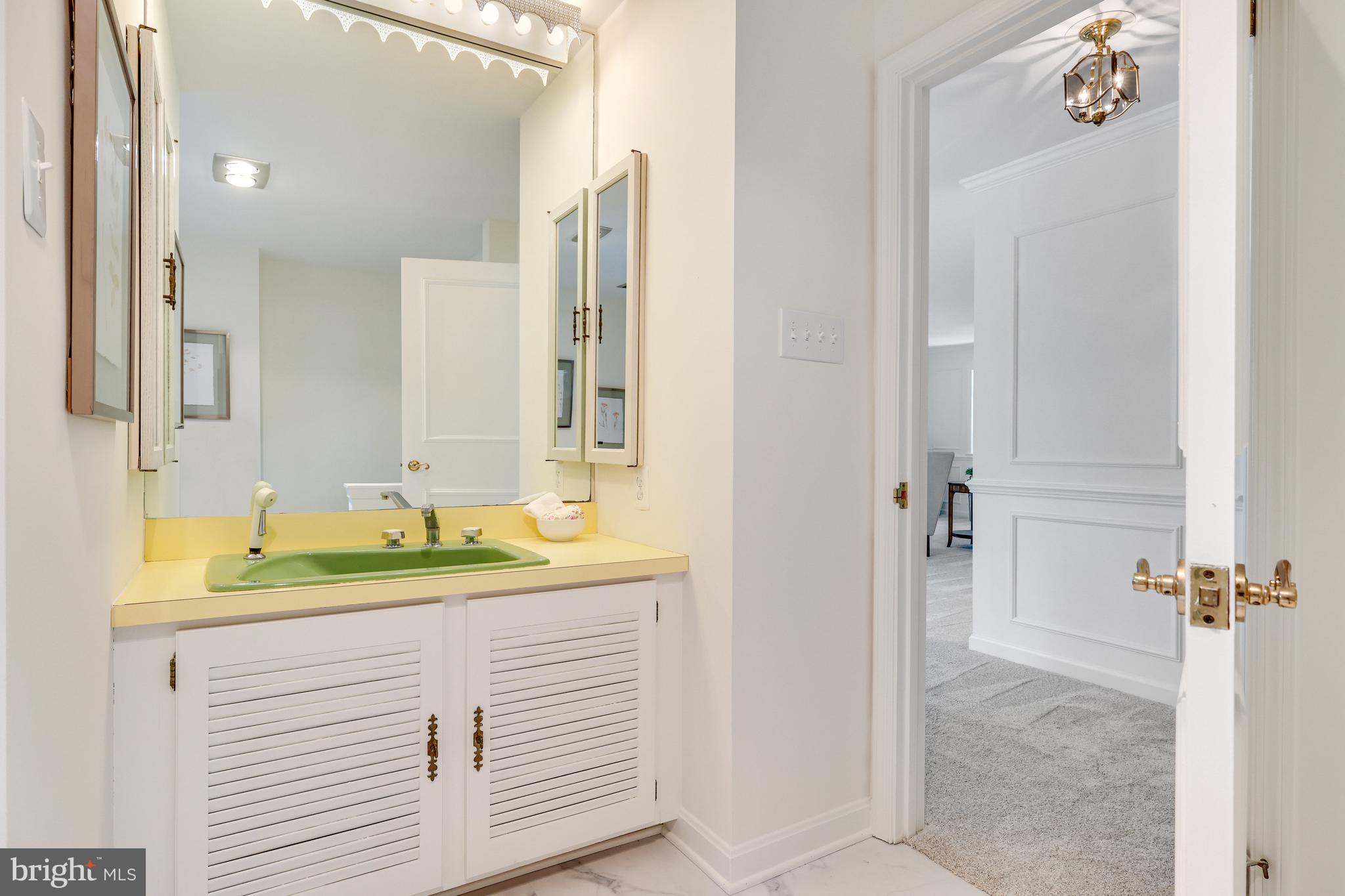 MEADOW BROOK - Residential