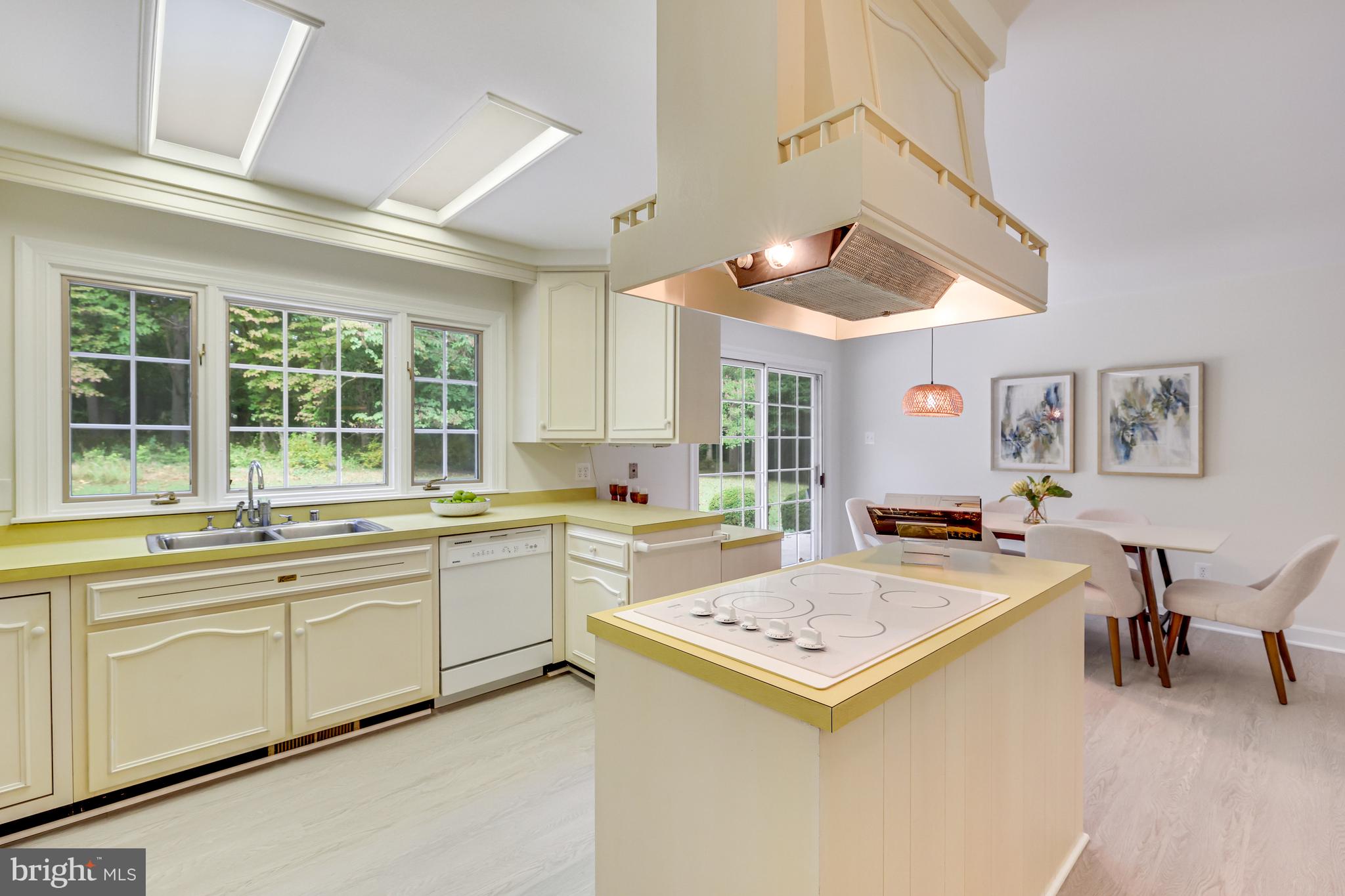 MEADOW BROOK - Residential