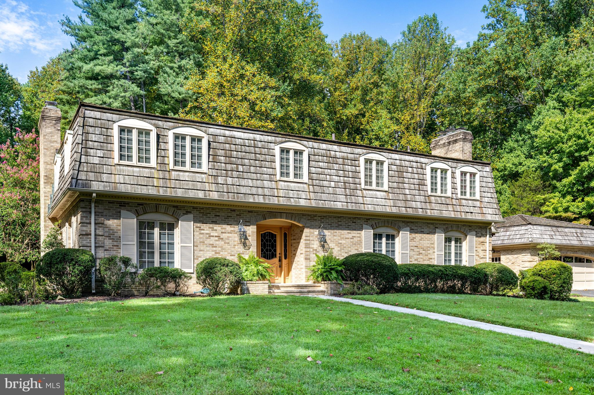 MEADOW BROOK - Residential