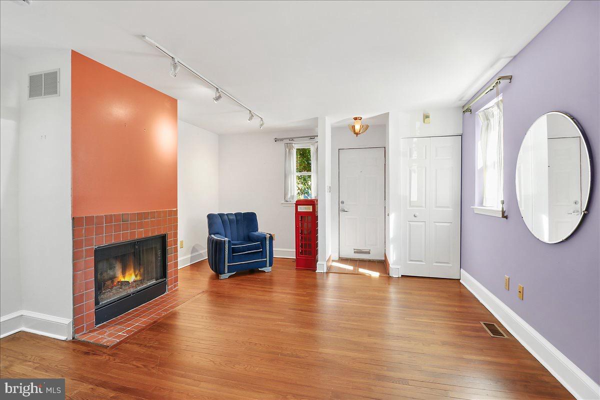 FITLER SQUARE - Residential Lease