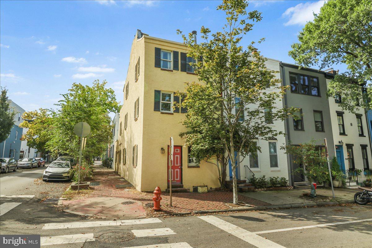 FITLER SQUARE - Residential Lease