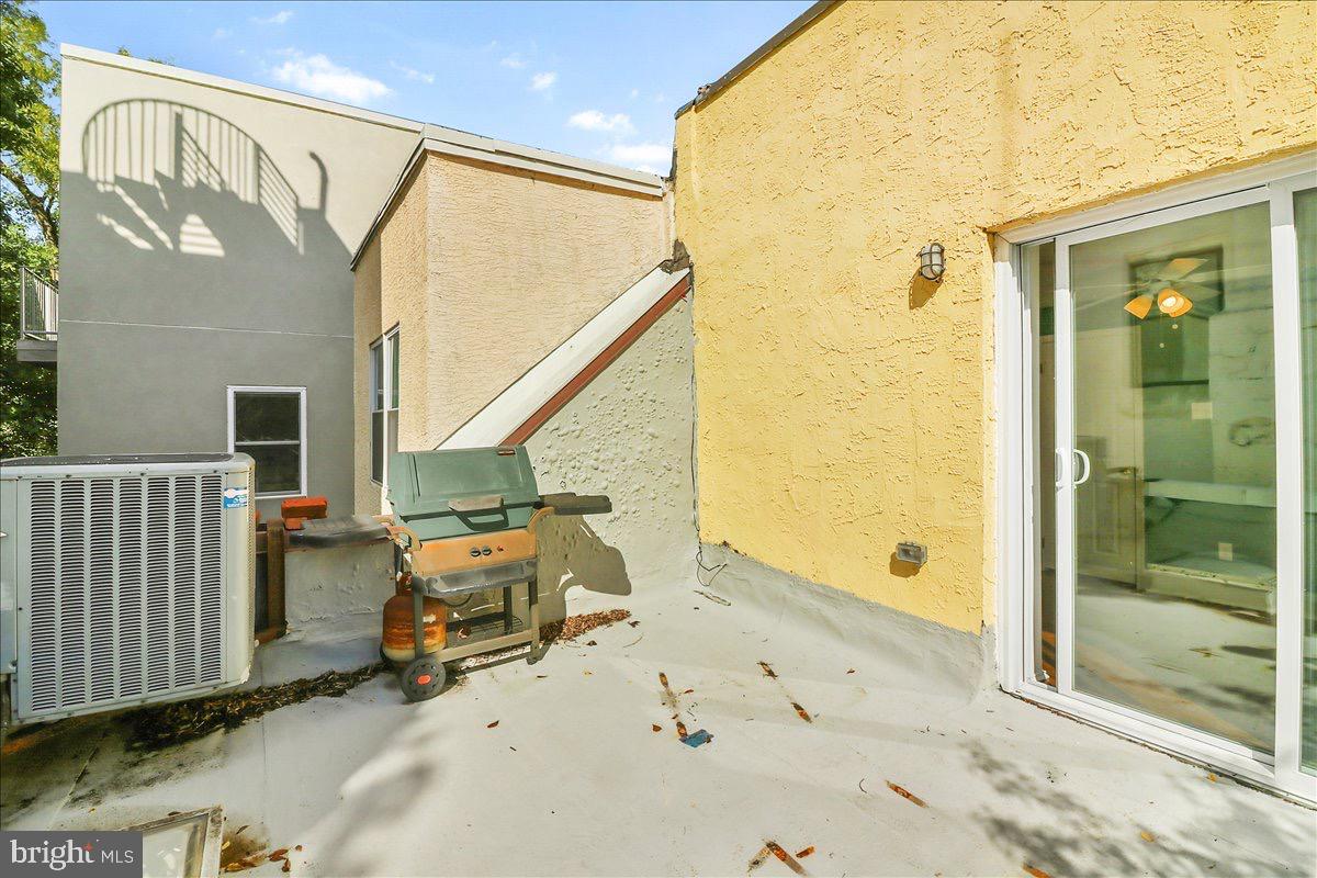 FITLER SQUARE - Residential Lease