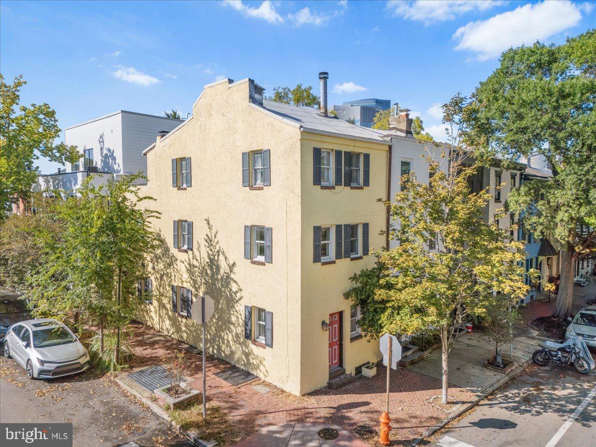 FITLER SQUARE - Residential Lease