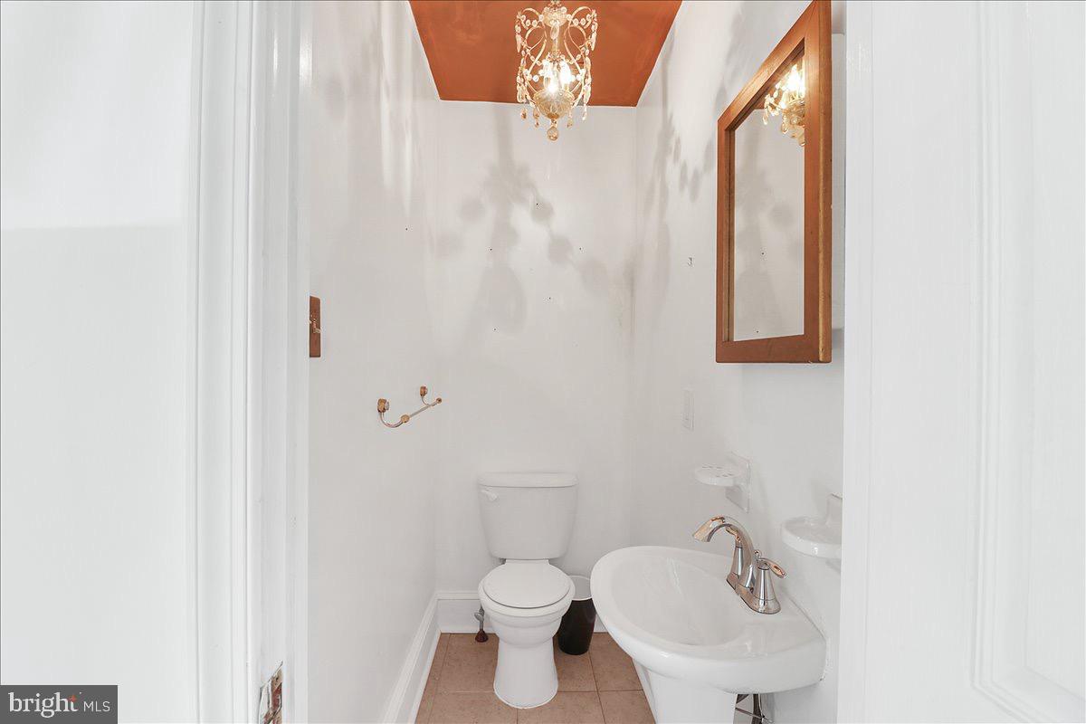 FITLER SQUARE - Residential Lease