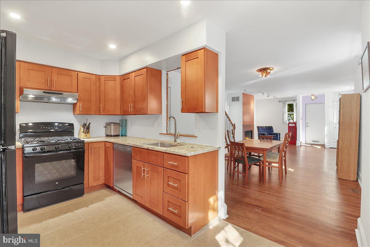 FITLER SQUARE - Residential Lease