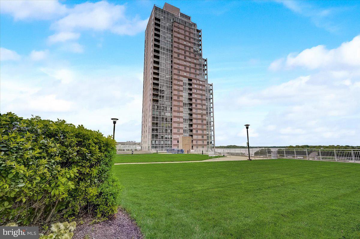 WATERFRONT SQUARE - Residential