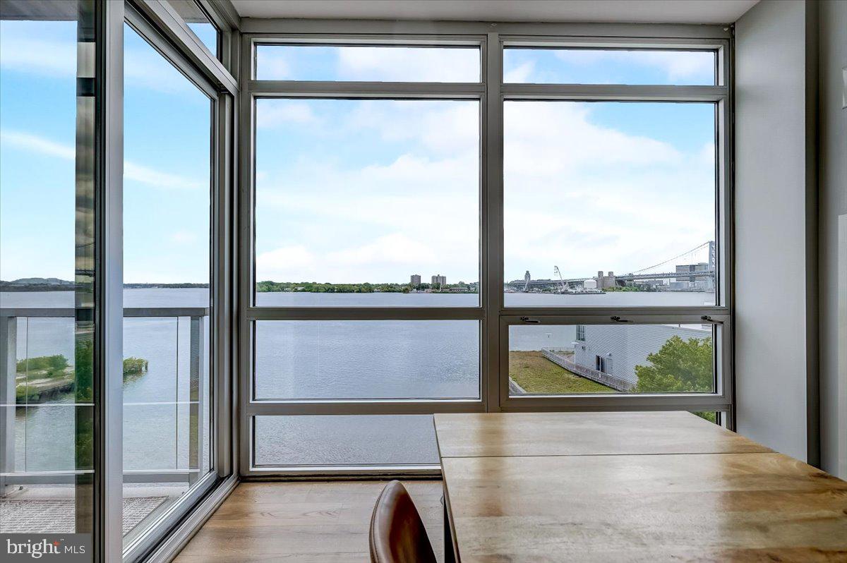 WATERFRONT SQUARE - Residential