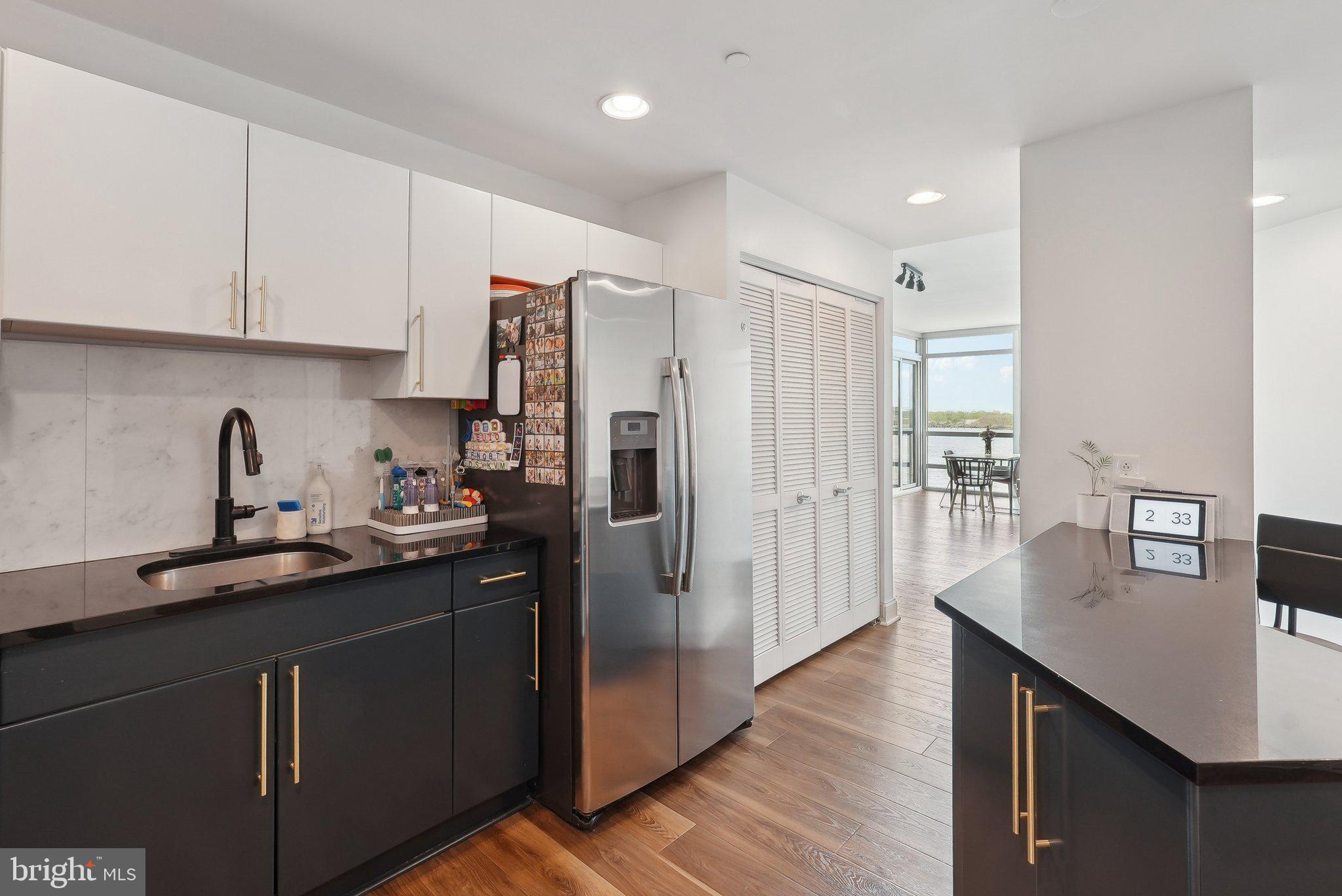 WATERFRONT SQUARE - Residential