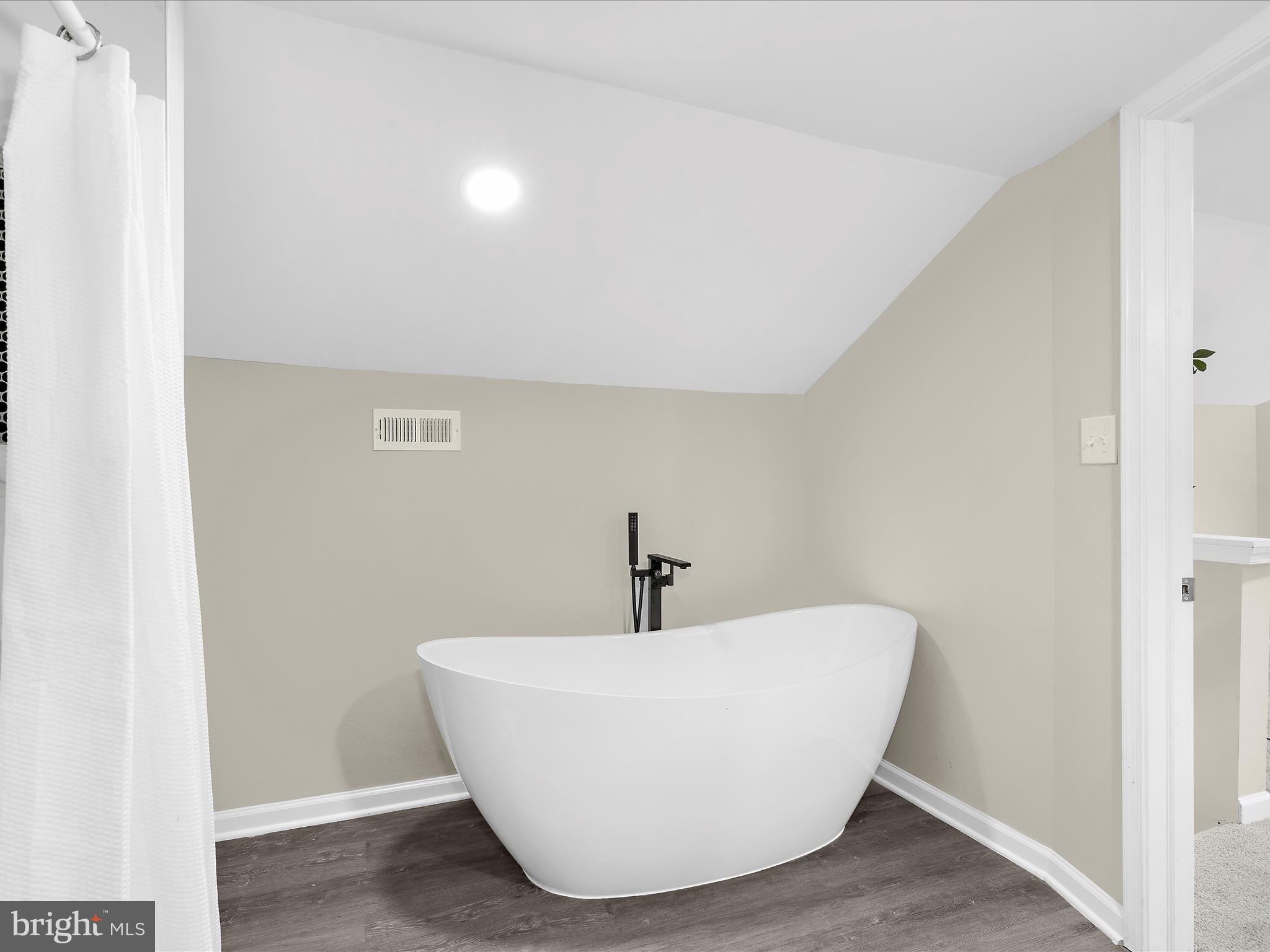 WILSON HEIGHTS - Residential