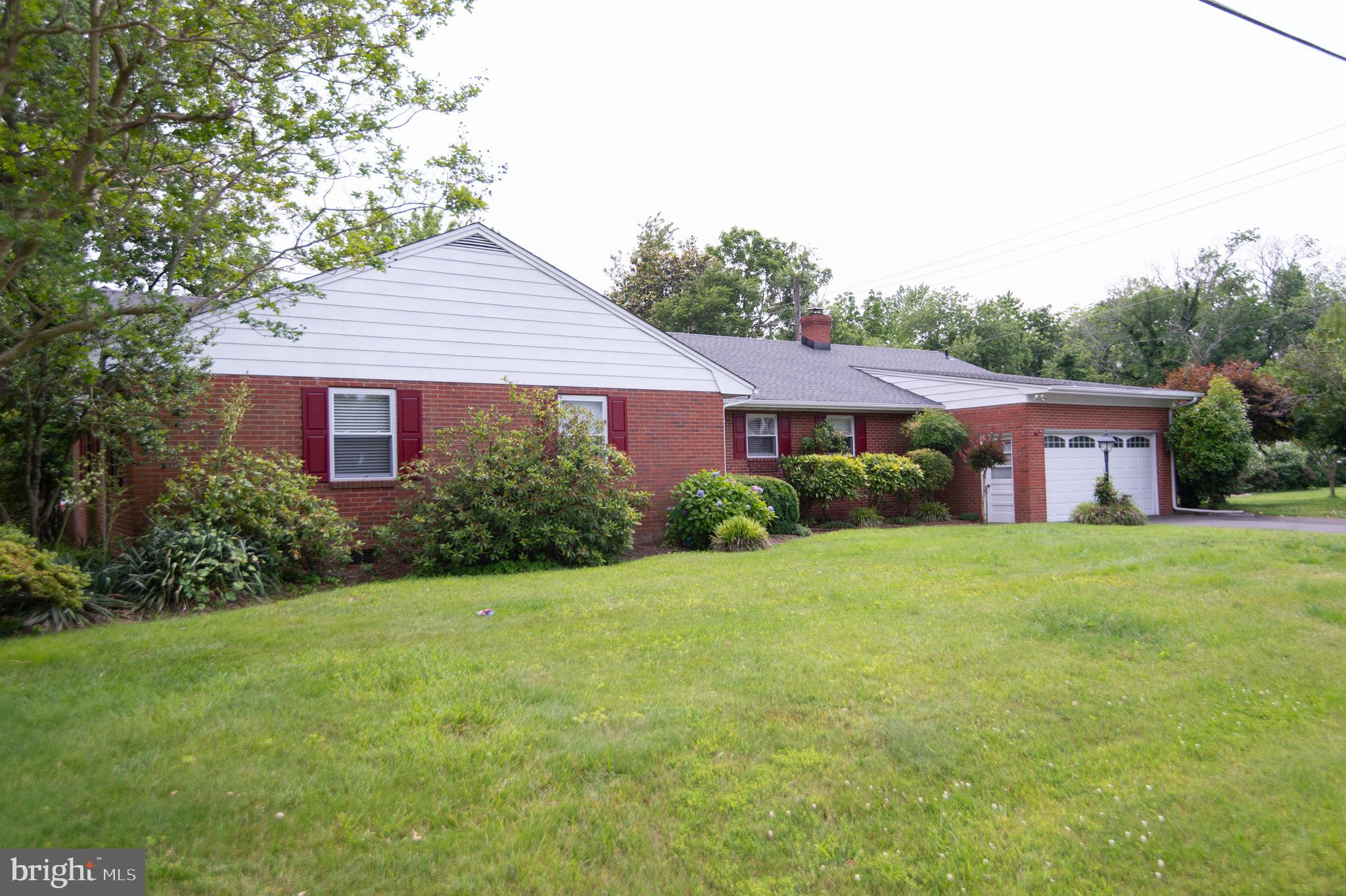 36 ALGONQUIN ROAD