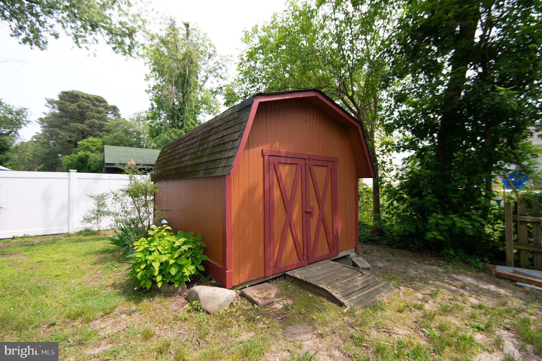 ALGONQUIN - Residential