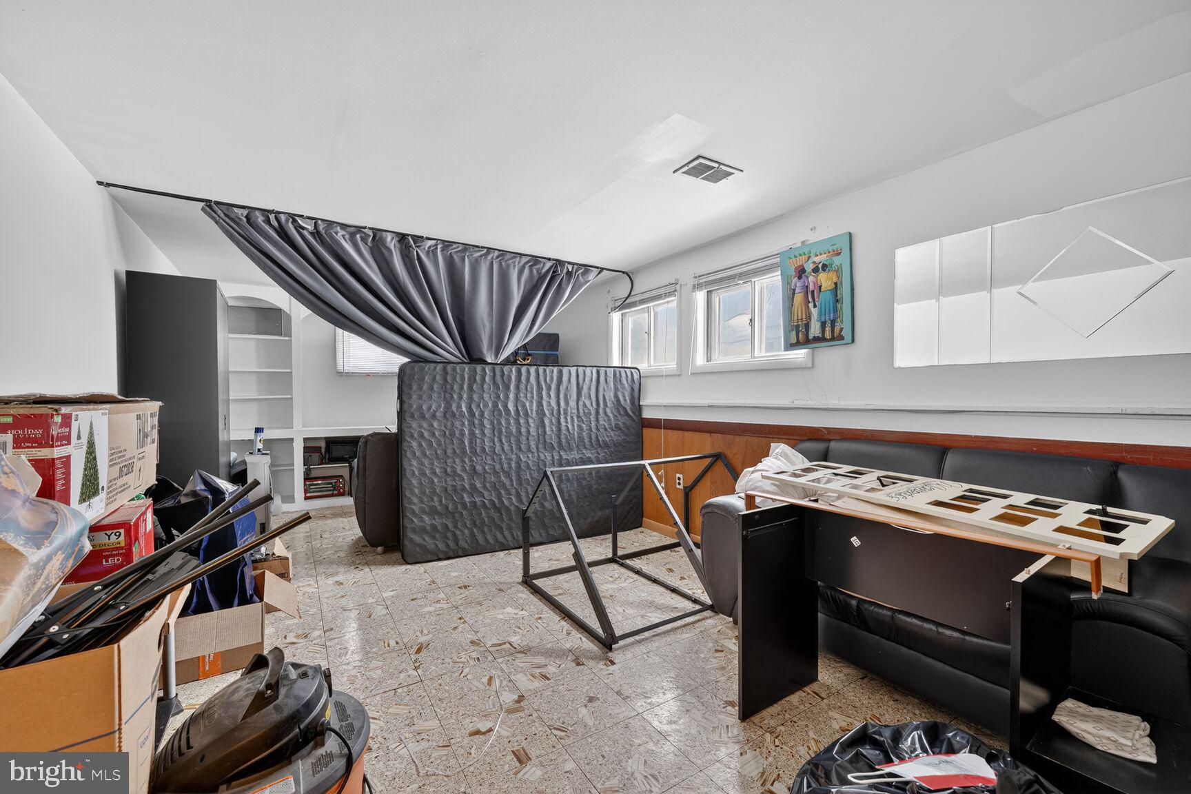 BROOKE MANOR - Residential Lease