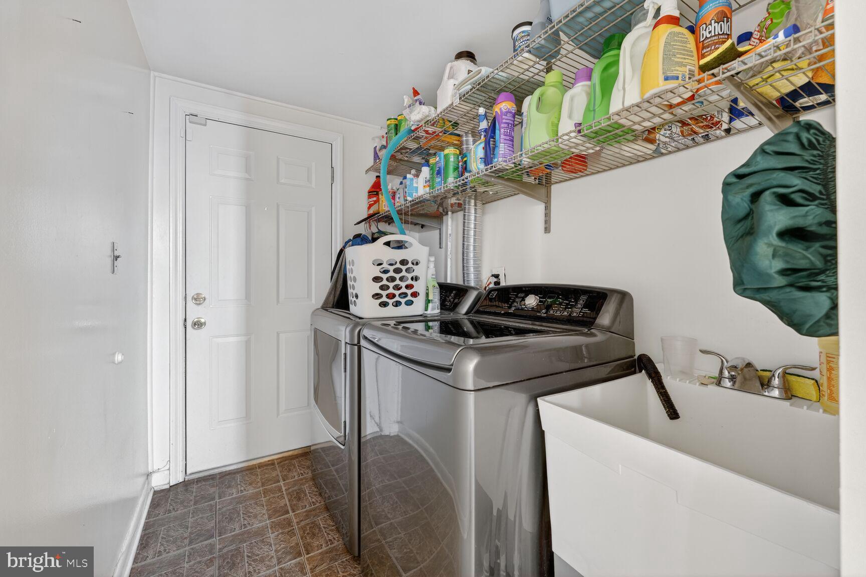 BROOKE MANOR - Residential Lease