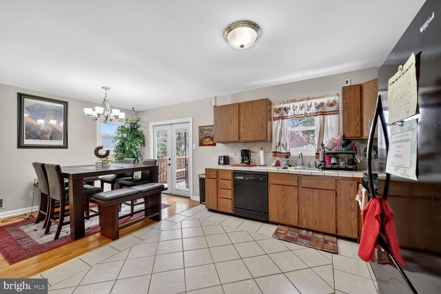 BROOKE MANOR - Residential Lease