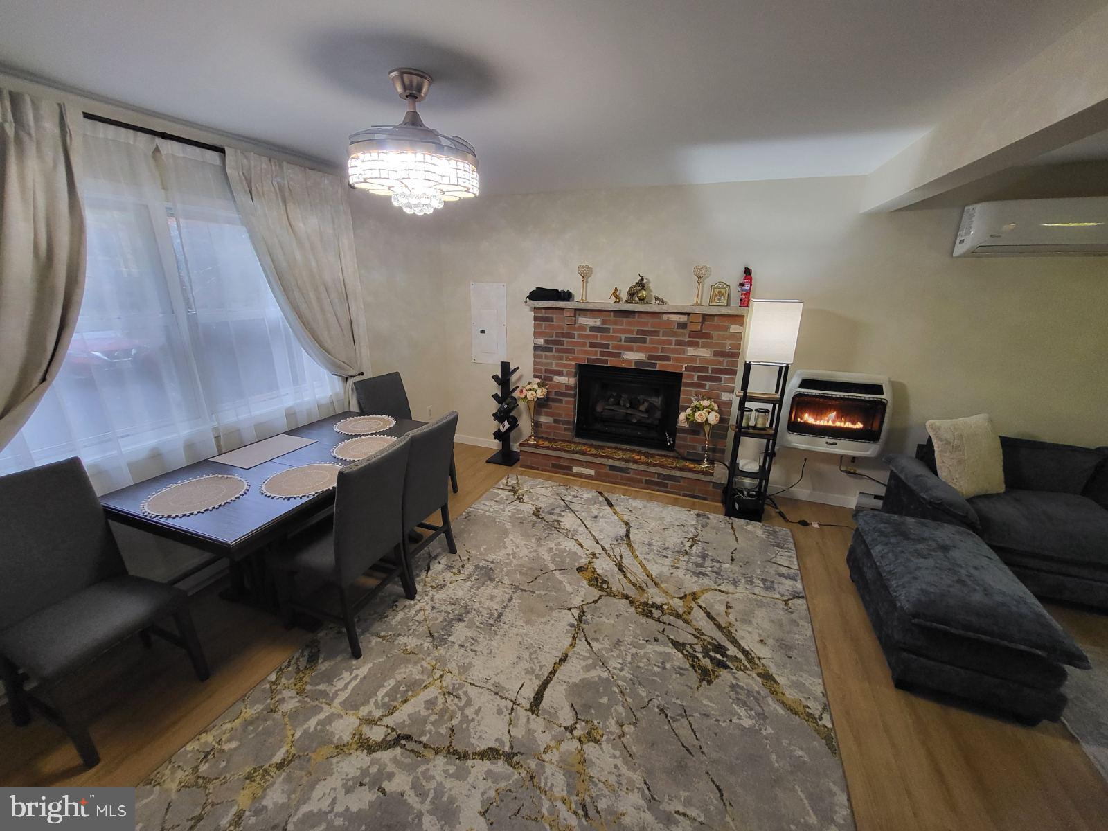 1023 TEAKWOOD DRIVE