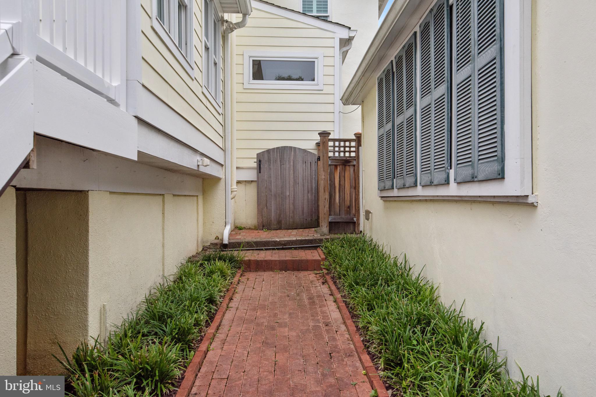 MURRAY HILL - Residential