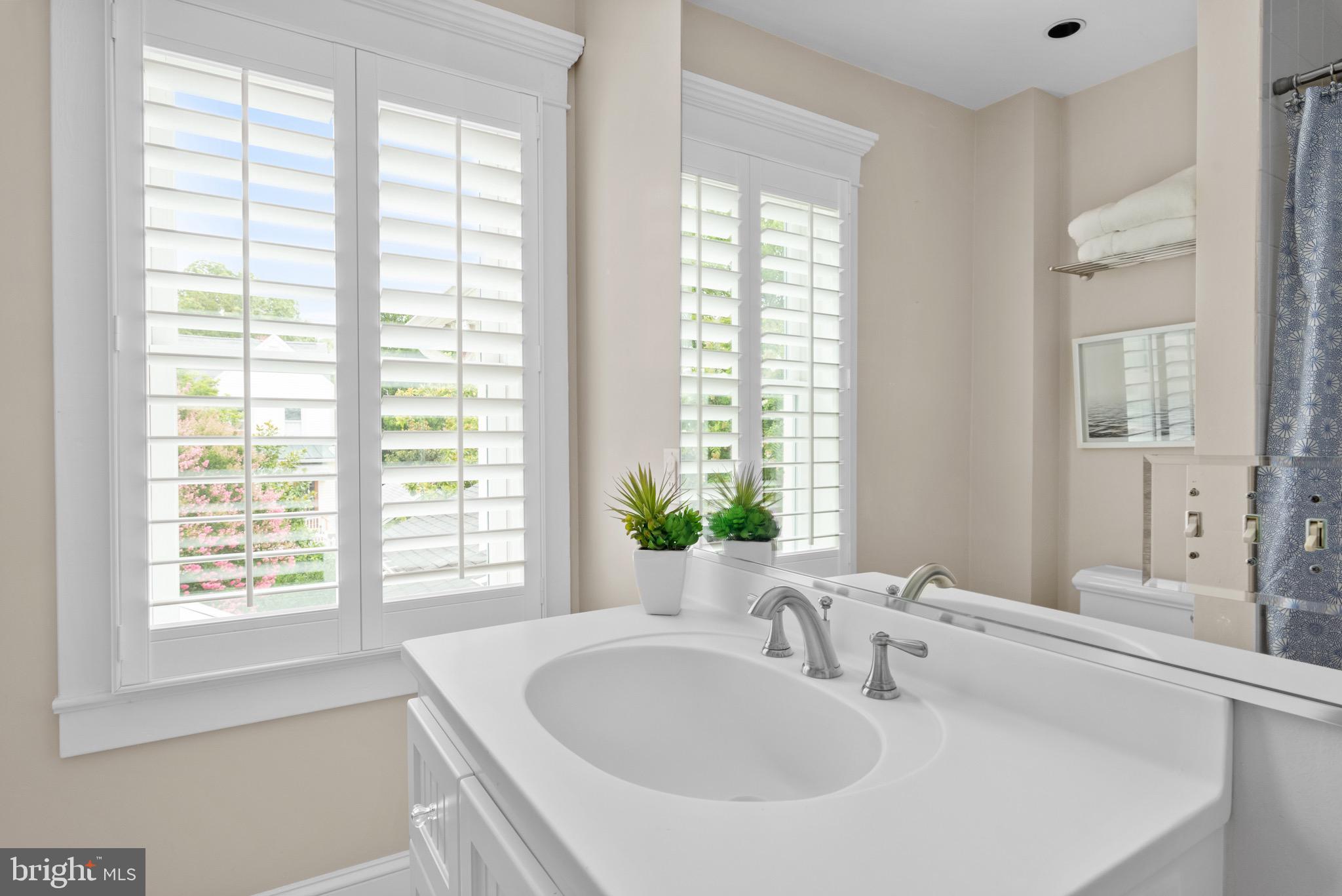 MURRAY HILL - Residential