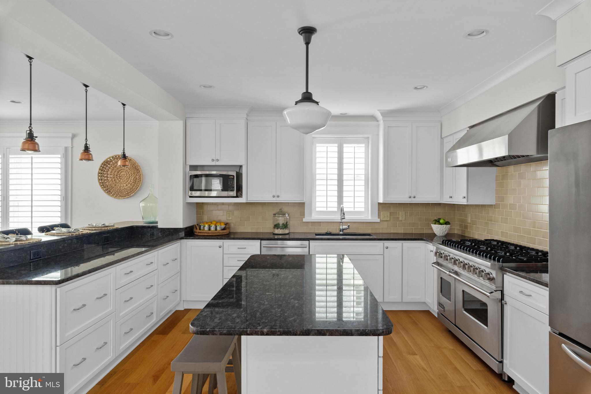 MURRAY HILL - Residential