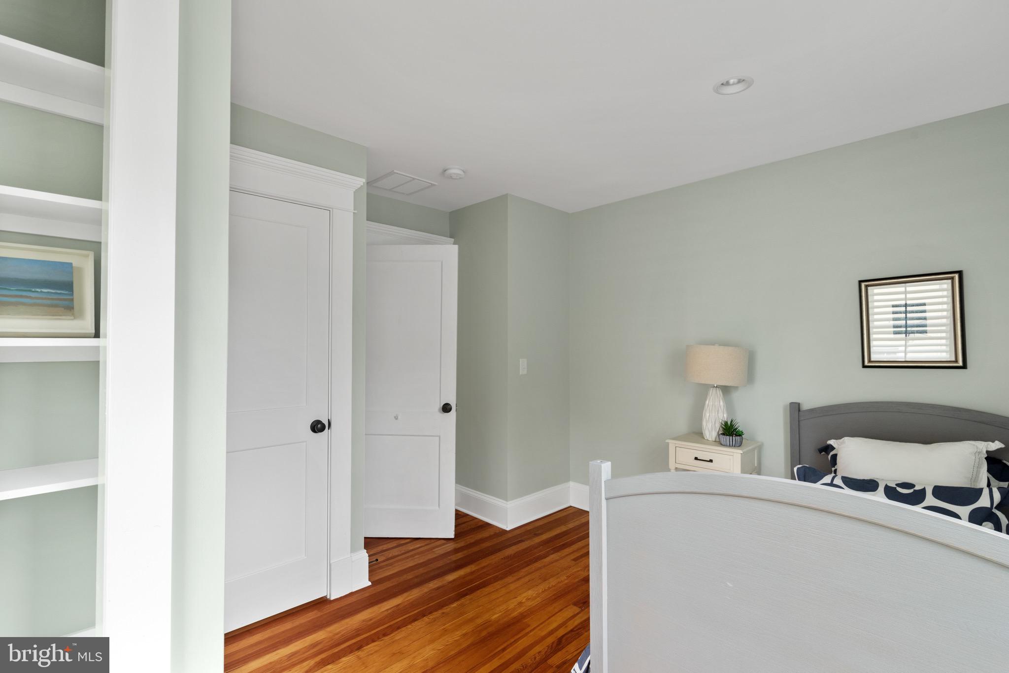 MURRAY HILL - Residential