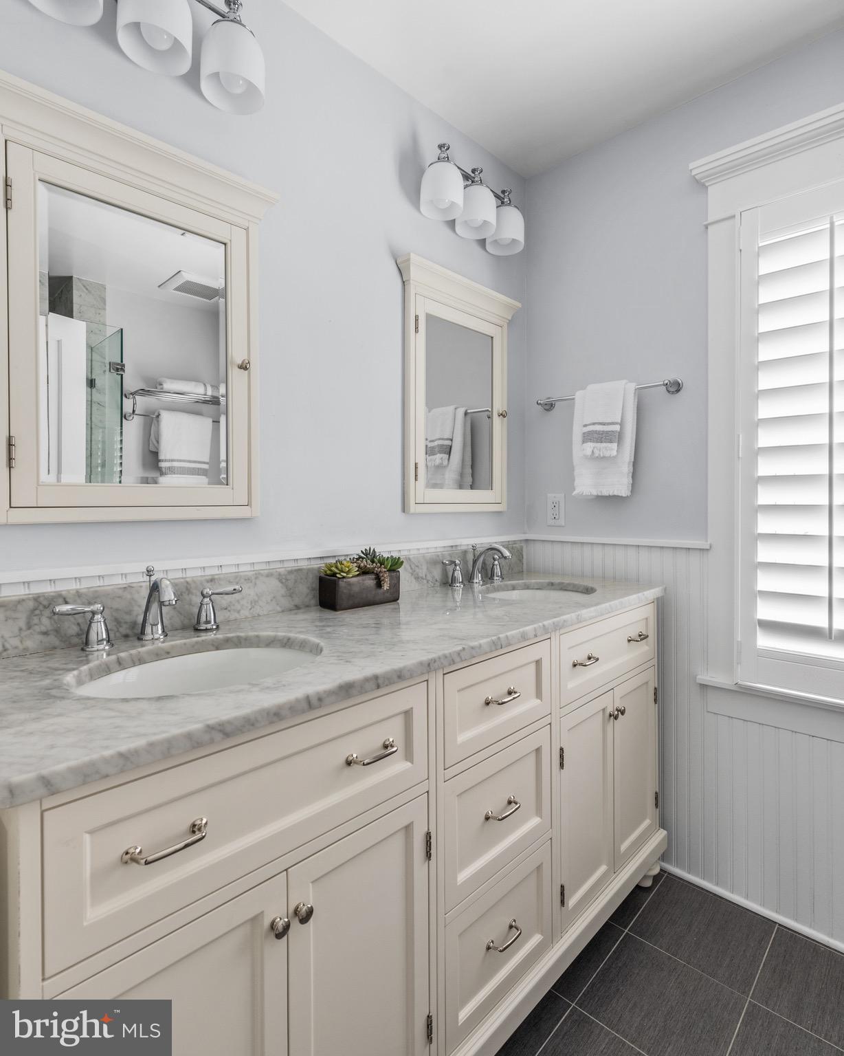 MURRAY HILL - Residential