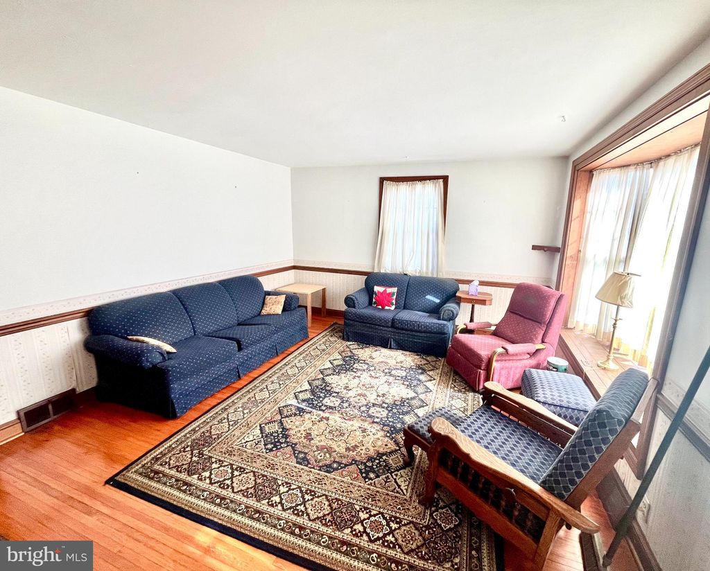 Photo of 924 Edgewood Avenue, FOLSOM, PA 19033 (MLS # PADE2102508)