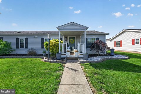 Photo of 102 Daisy Lane, ROYERSFORD, PA 19468 (MLS # PAMC2178572)