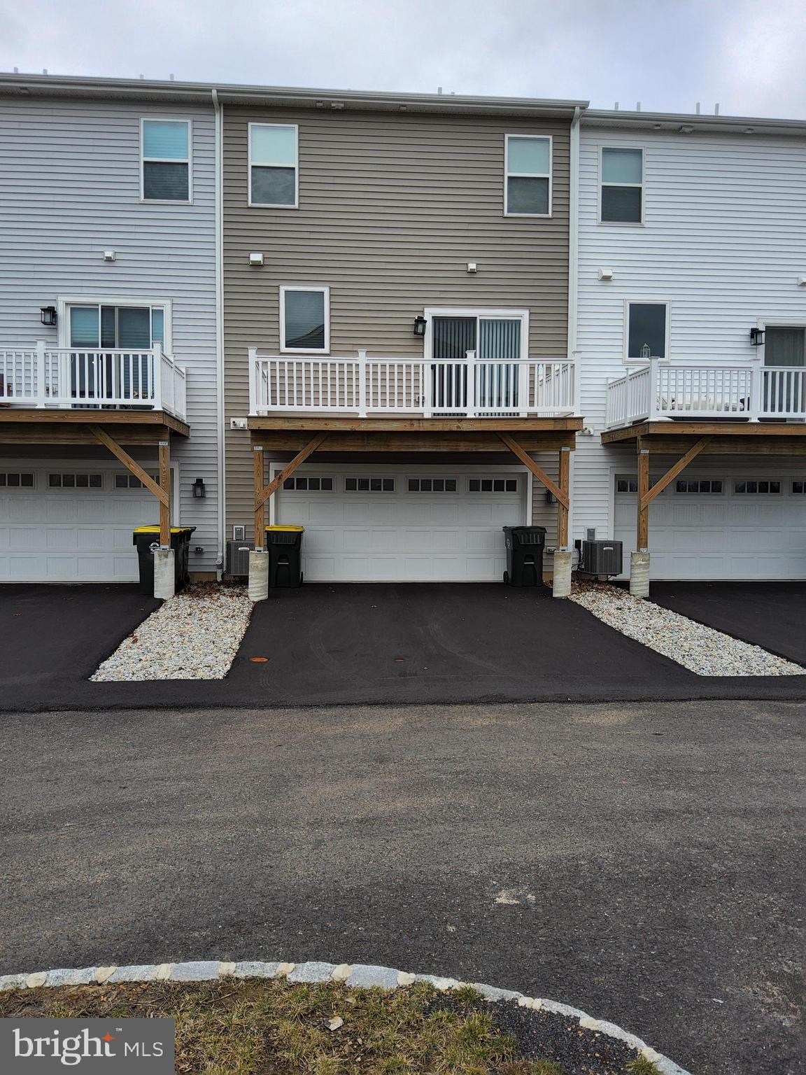 LANTERN RIDGE - Residential Lease