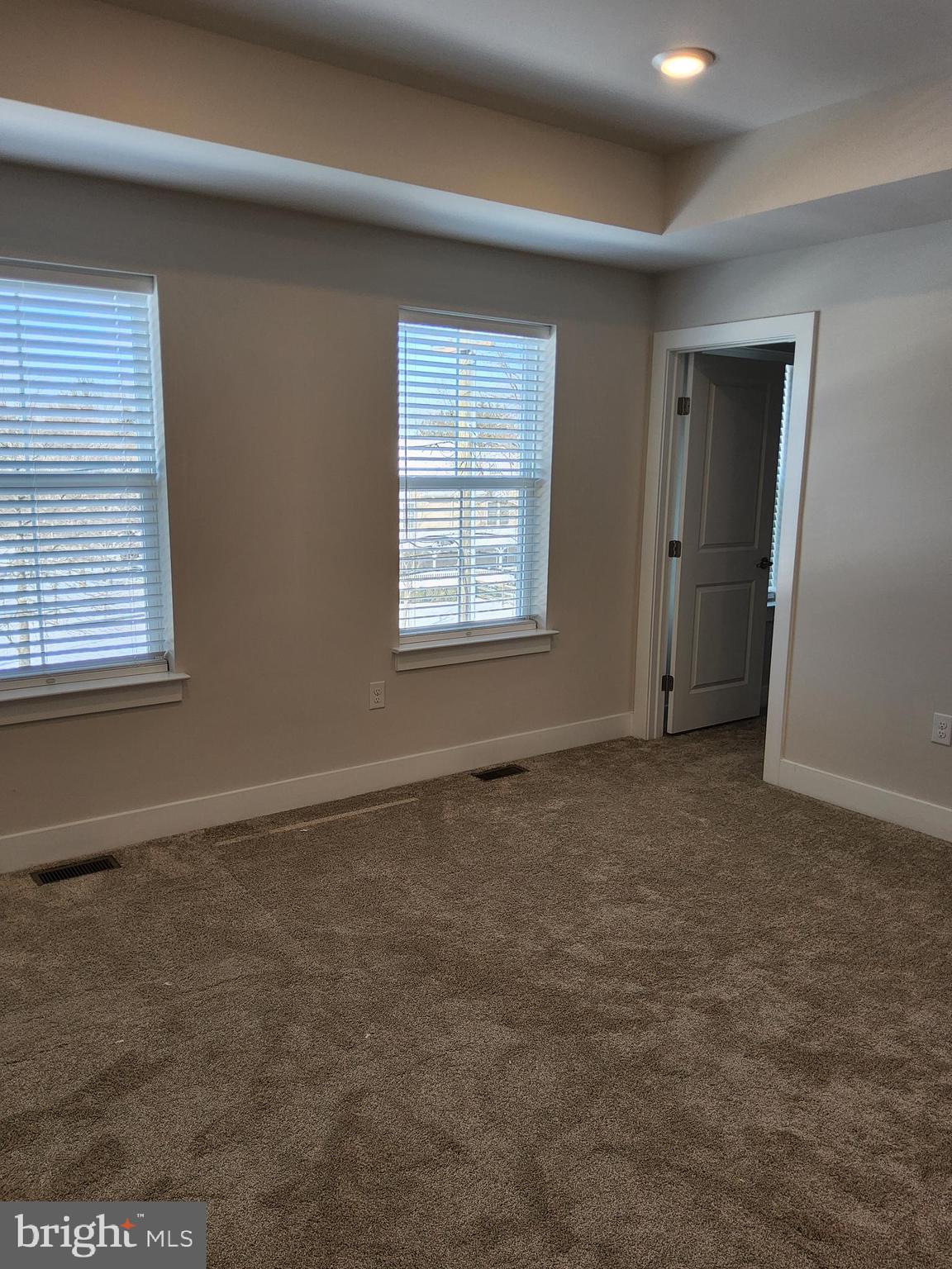 LANTERN RIDGE - Residential Lease